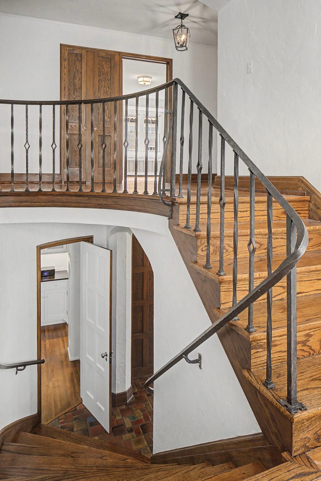 View of Residential at 2635 Newton Avenue, Minneapolis MN 55405, Minneapolis (18 of 51) - Mike Wilen | Minnesota Team Real Estate