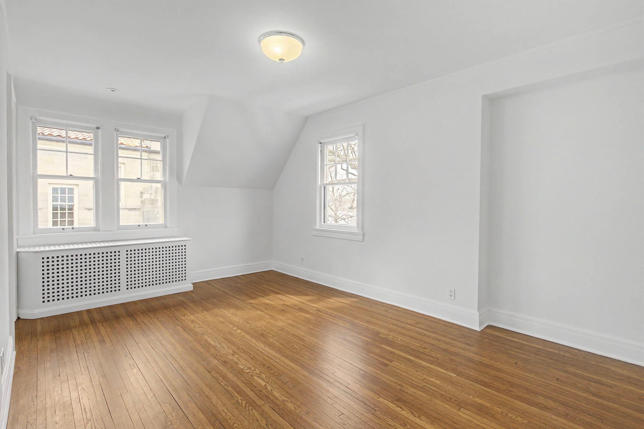 View of Residential at 2635 Newton Avenue, Minneapolis MN 55405, Minneapolis (23 of 51) - Mike Wilen | Minnesota Team Real Estate