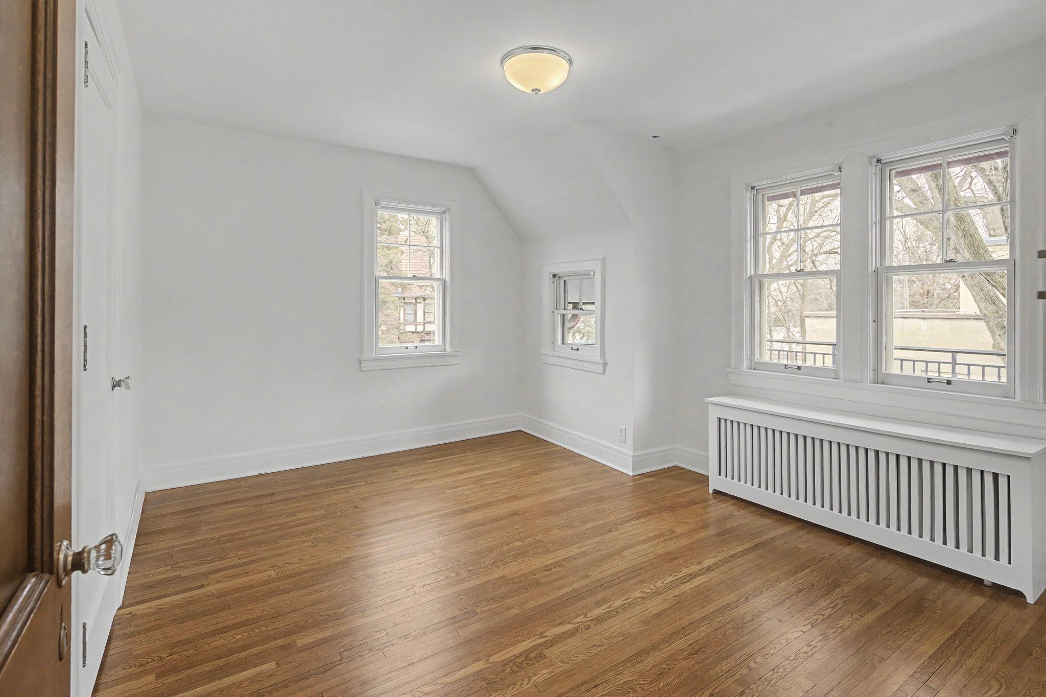 View of Residential at 2635 Newton Avenue, Minneapolis MN 55405, Minneapolis (27 of 51) - Mike Wilen | Minnesota Team Real Estate