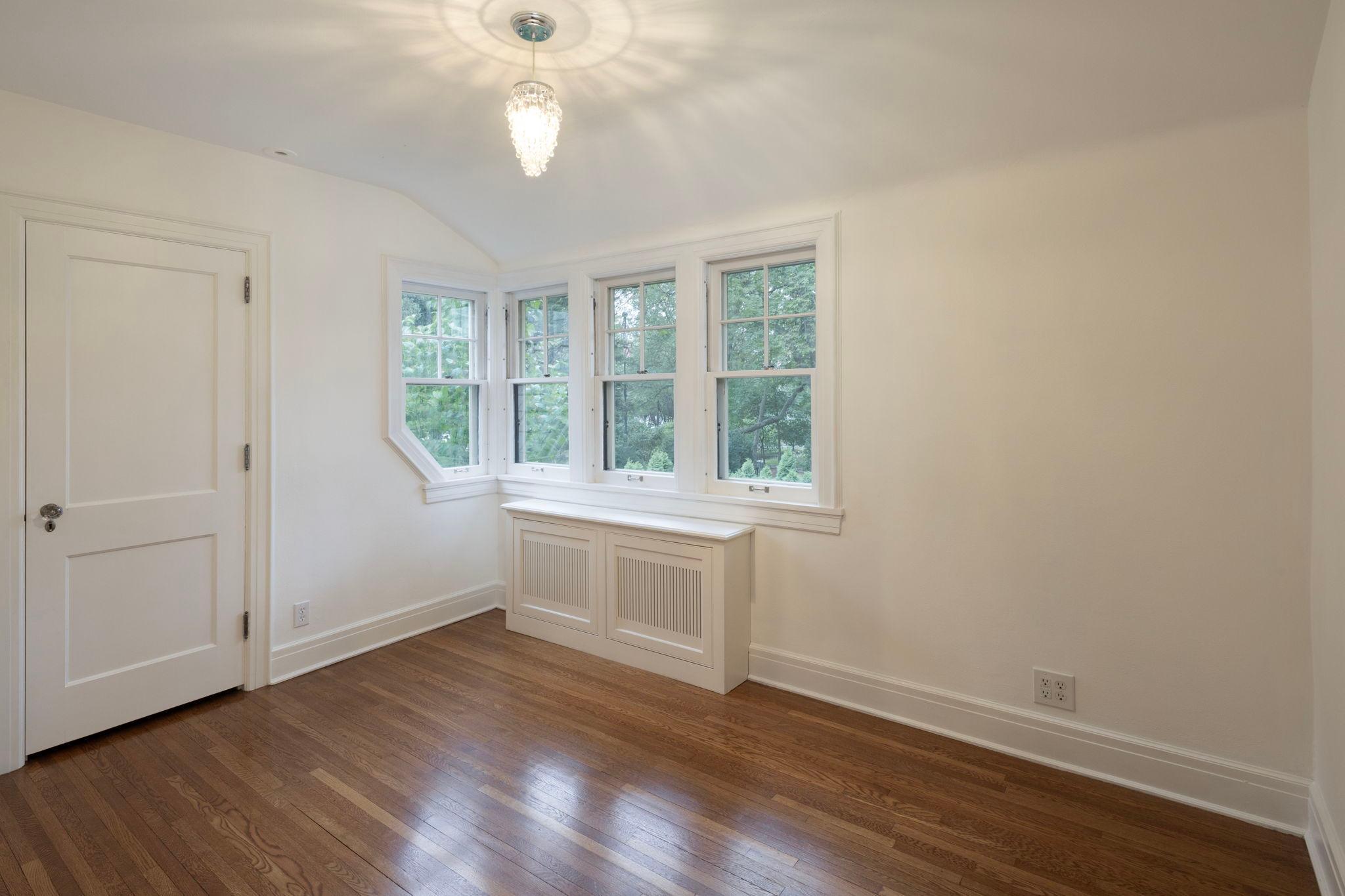 View of Residential at 2635 Newton Avenue, Minneapolis MN 55405, Minneapolis (38 of 67) - Mike Wilen | Minnesota Team Real Estate