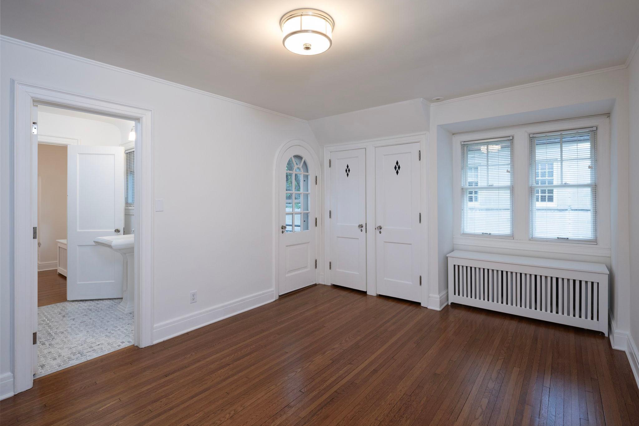 View of Residential at 2635 Newton Avenue, Minneapolis MN 55405, Minneapolis (32 of 67) - Mike Wilen | Minnesota Team Real Estate