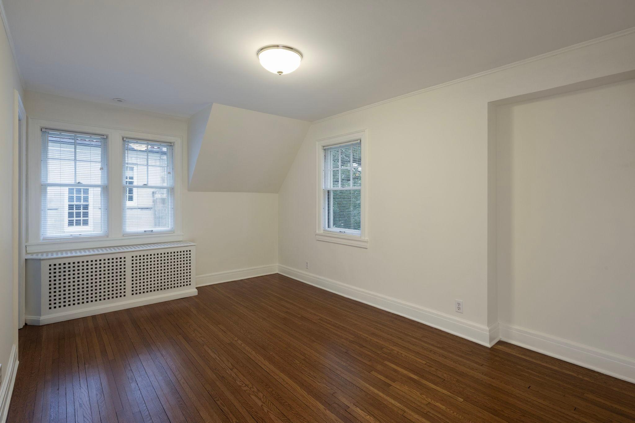 View of Residential at 2635 Newton Avenue, Minneapolis MN 55405, Minneapolis (31 of 67) - Mike Wilen | Minnesota Team Real Estate