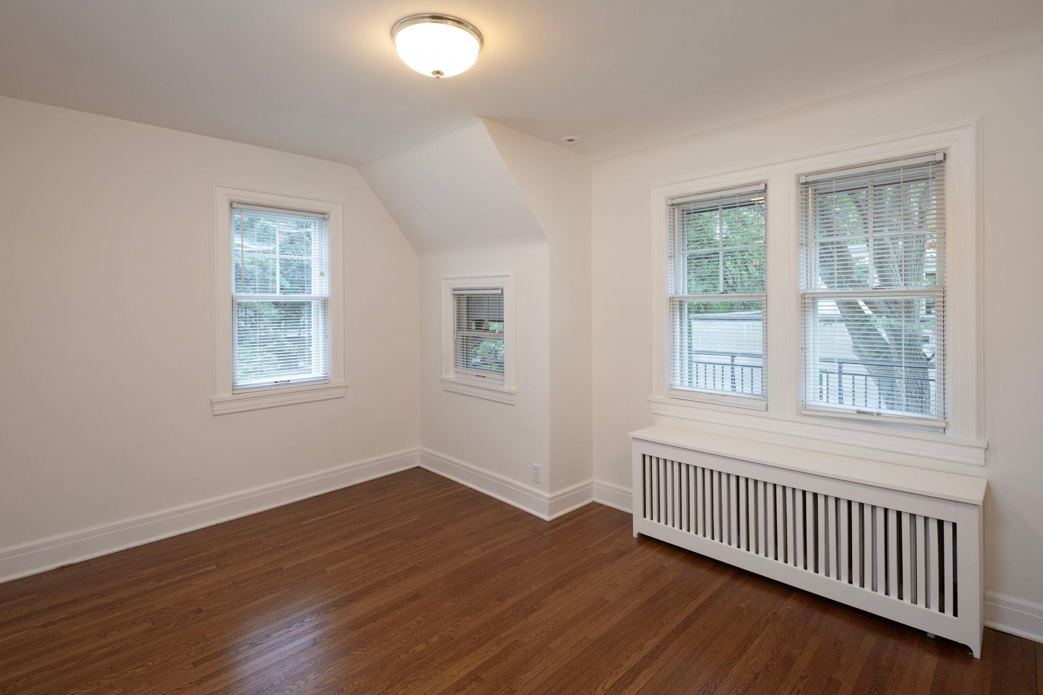 View of Residential at 2635 Newton Avenue, Minneapolis MN 55405, Minneapolis (21 of 40) - Mike Wilen | Minnesota Team Real Estate