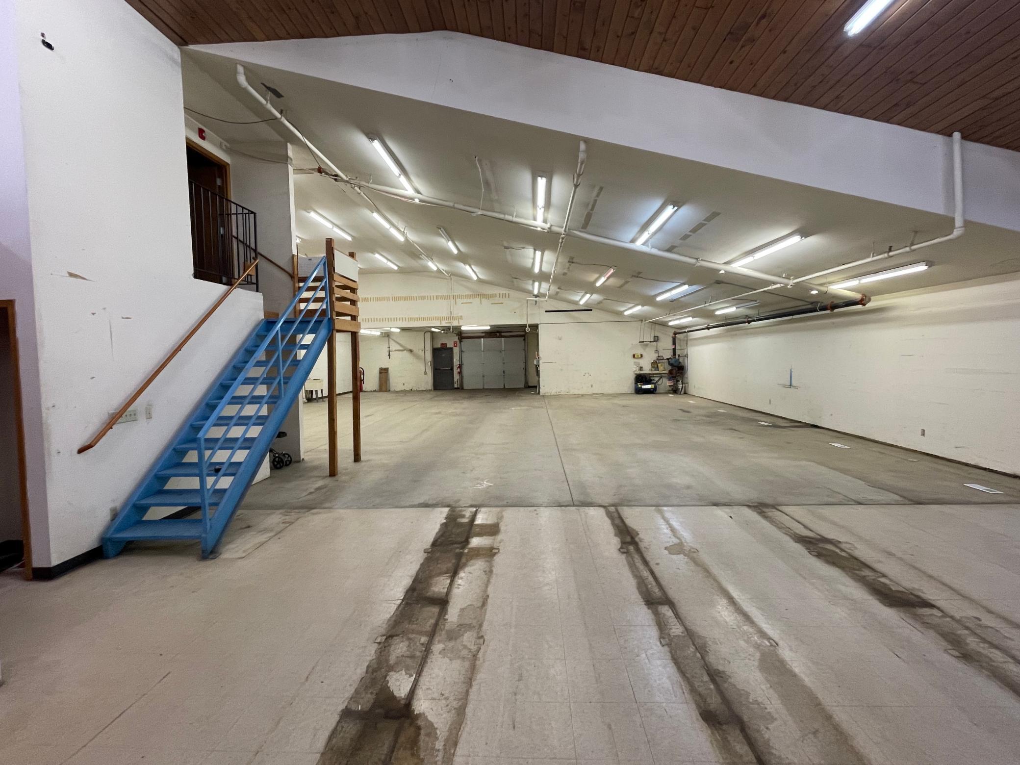 View of Commercial Sale at 3542 Shoreline Drive, Wayzata MN 55391, Wayzata (9 of 13) - Mike Wilen | Minnesota Team Real Estate