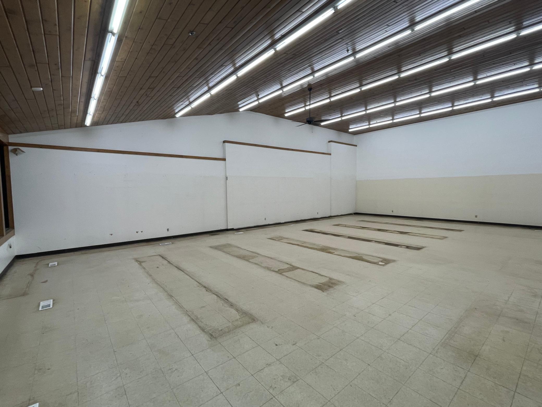 View of Commercial Sale at 3542 Shoreline Drive, Wayzata MN 55391, Wayzata (7 of 13) - Mike Wilen | Minnesota Team Real Estate