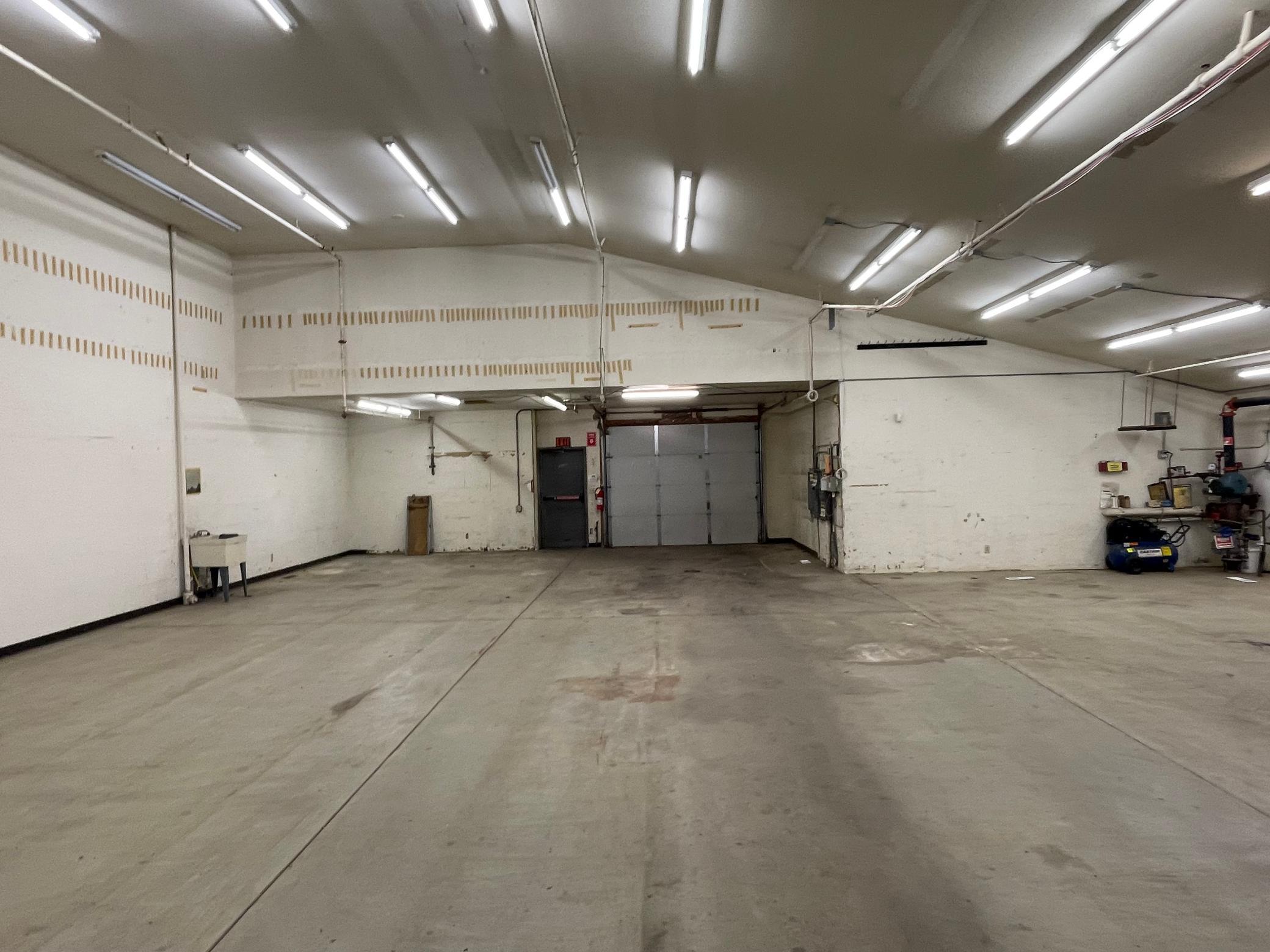 View of Commercial Sale at 3542 Shoreline Drive, Wayzata MN 55391, Wayzata (5 of 13) - Mike Wilen | Minnesota Team Real Estate