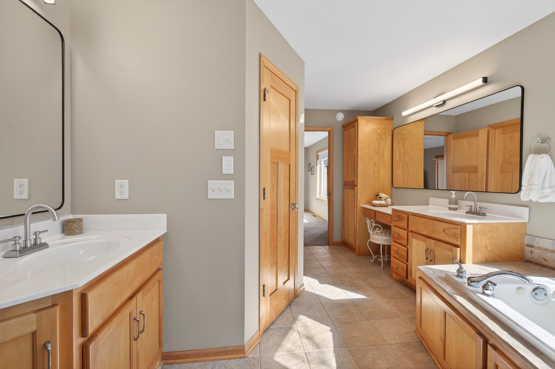 View of Residential at 14831 Lac Lavon Drive, Burnsville MN 55306, Burnsville (31 of 67) - Mike Wilen | Minnesota Team Real Estate