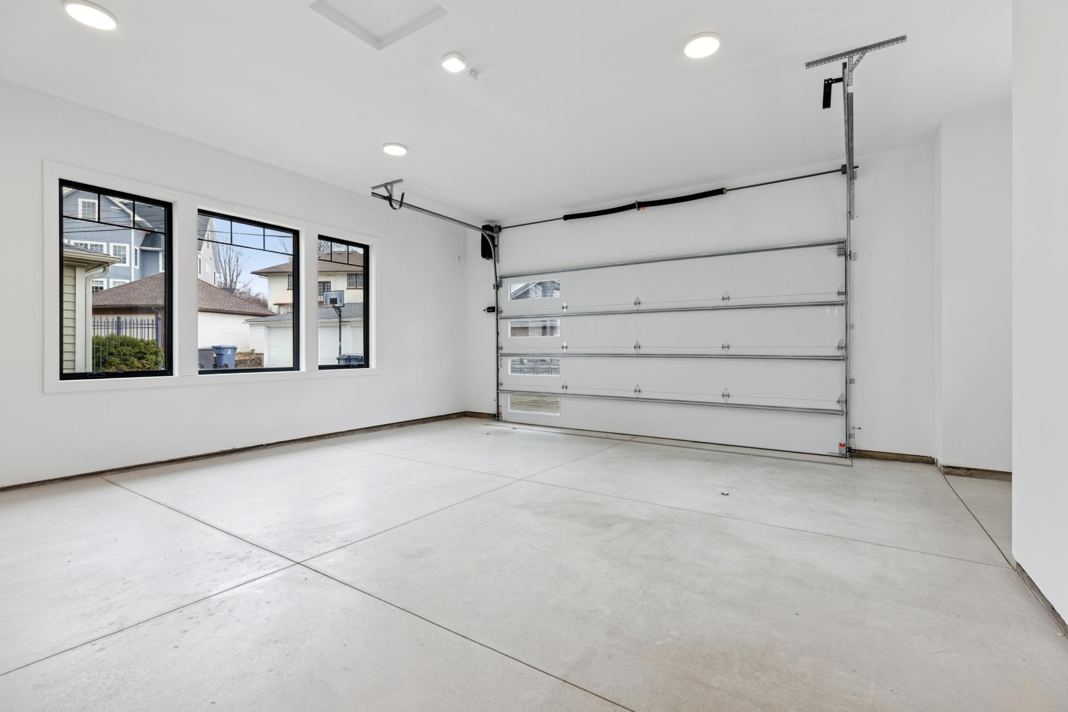 View of Residential at 1967 Sheridan Avenue, Minneapolis MN 55405, Minneapolis (36 of 39) - Mike Wilen | Minnesota Team Real Estate