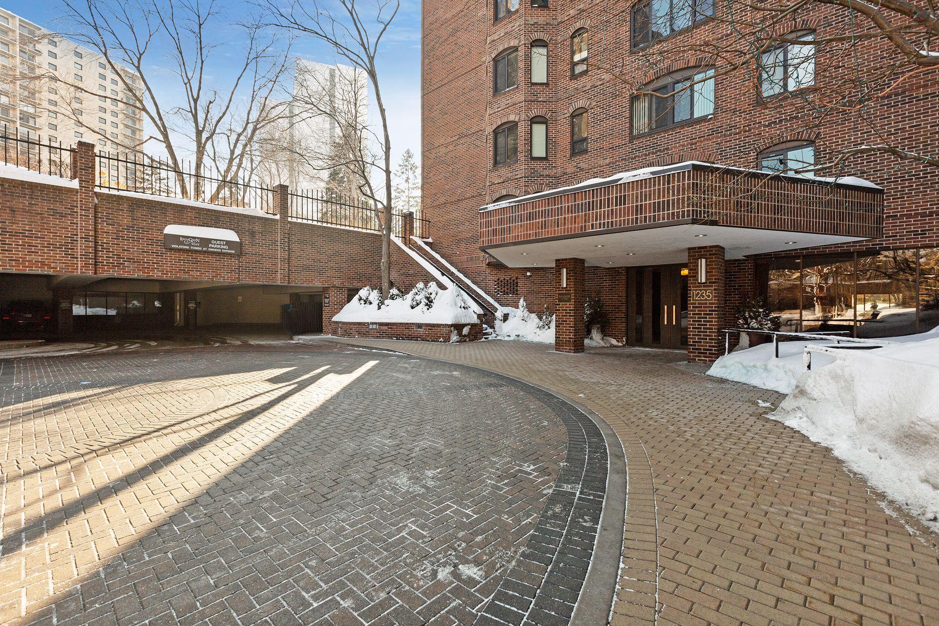 View of Residential at 1235 Yale Place #908, Minneapolis MN 55403, Minneapolis (61 of 71) - Mike Wilen | Minnesota Team Real Estate