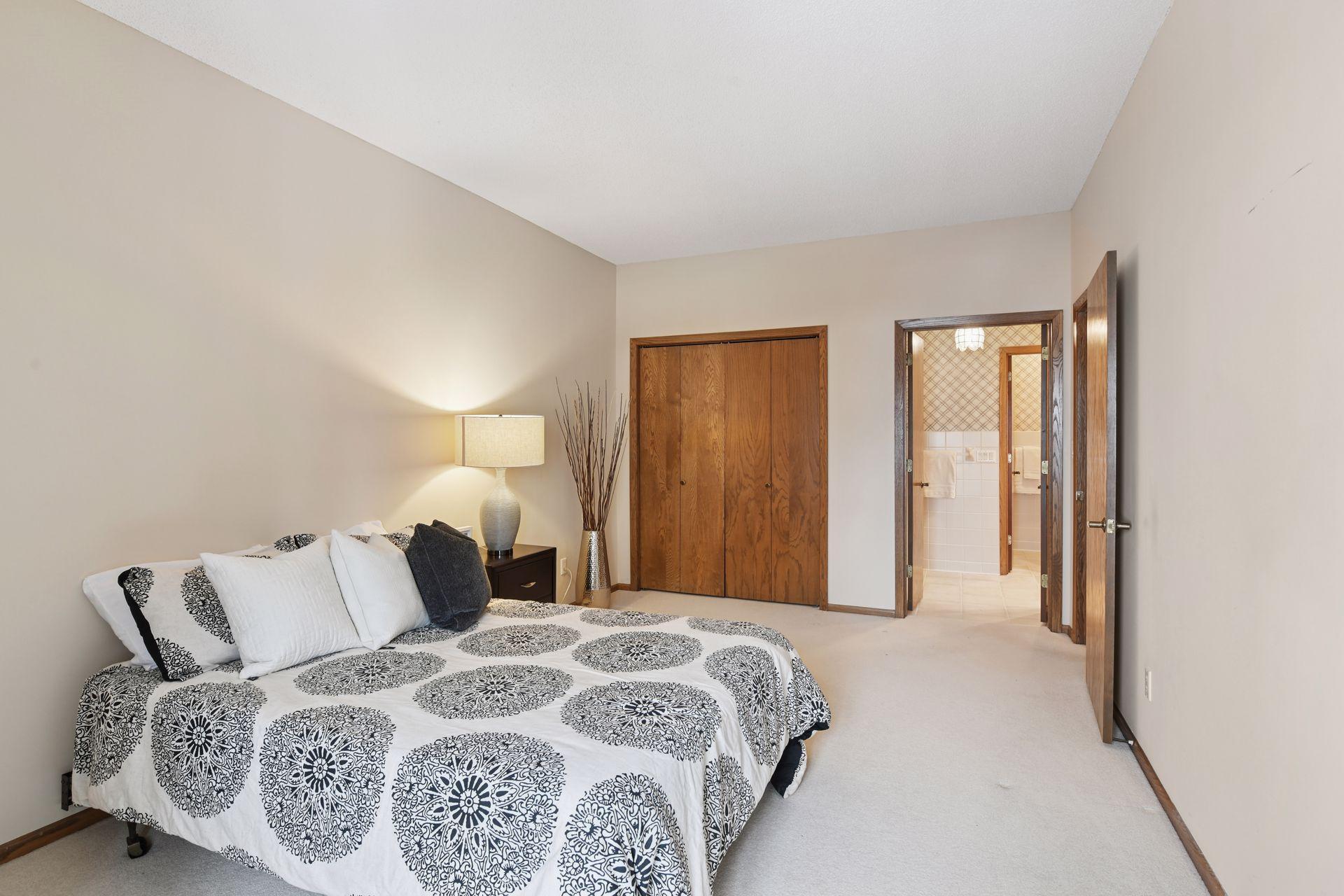 View of Residential at 1235 Yale Place #908, Minneapolis MN 55403, Minneapolis (23 of 71) - Mike Wilen | Minnesota Team Real Estate