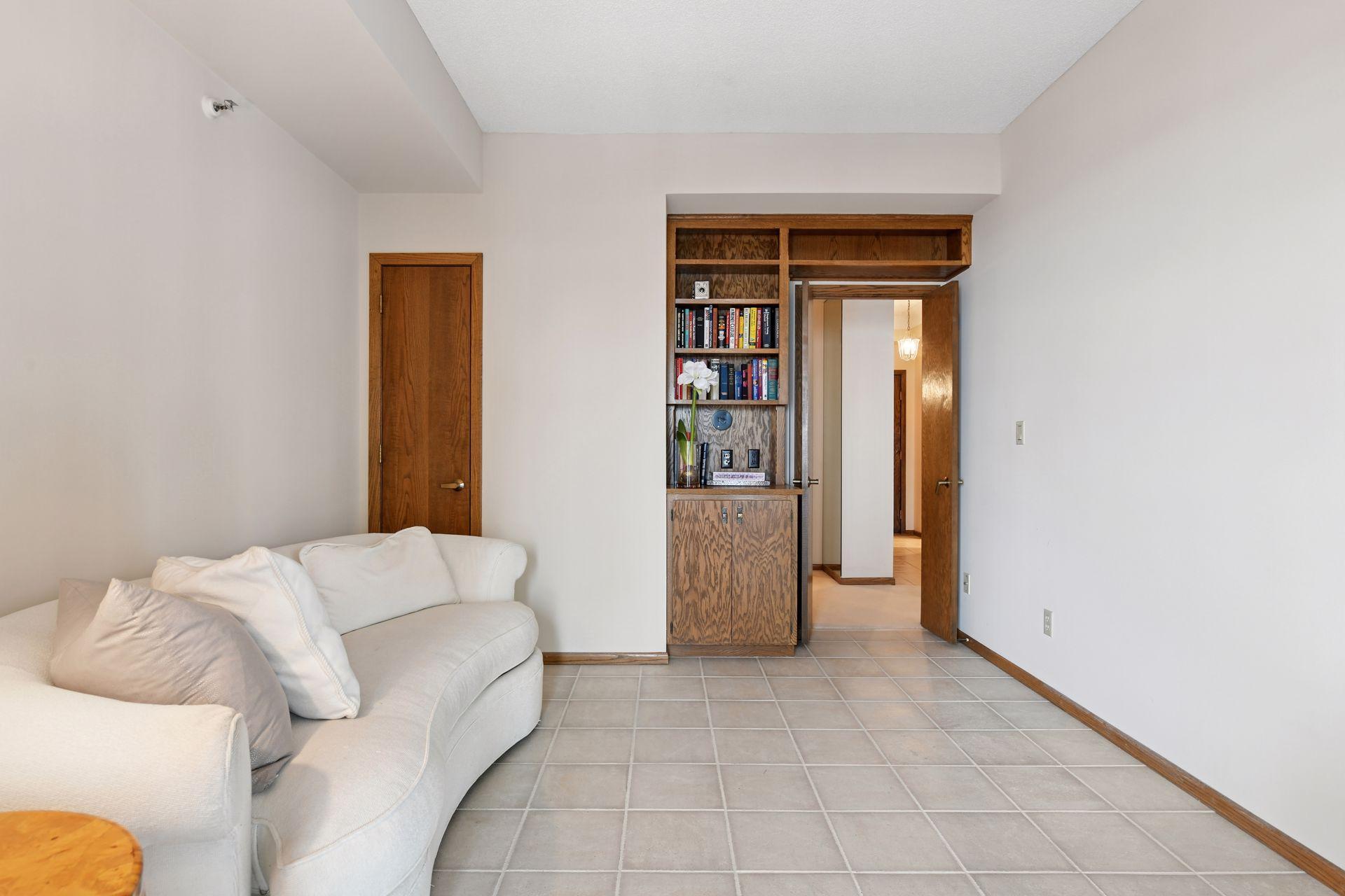 View of Residential at 1235 Yale Place #908, Minneapolis MN 55403, Minneapolis (19 of 71) - Mike Wilen | Minnesota Team Real Estate