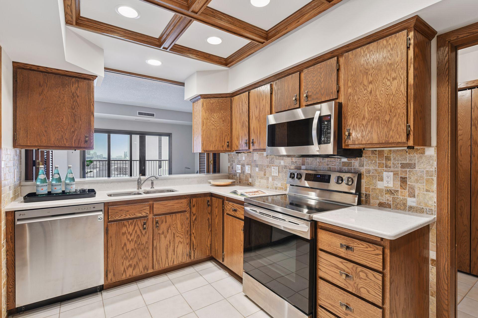 View of Residential at 1235 Yale Place #908, Minneapolis MN 55403, Minneapolis (14 of 71) - Mike Wilen | Minnesota Team Real Estate