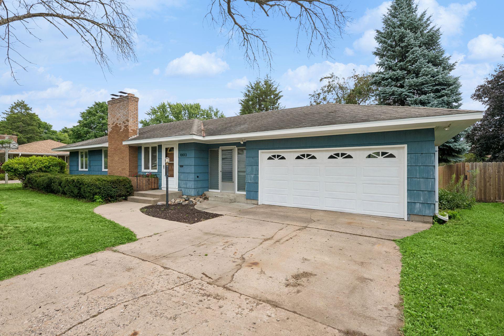 View of Residential at 10013 Fremont Avenue, Minneapolis MN 55431, Minneapolis (37 of 40) - Mike Wilen | Minnesota Team Real Estate