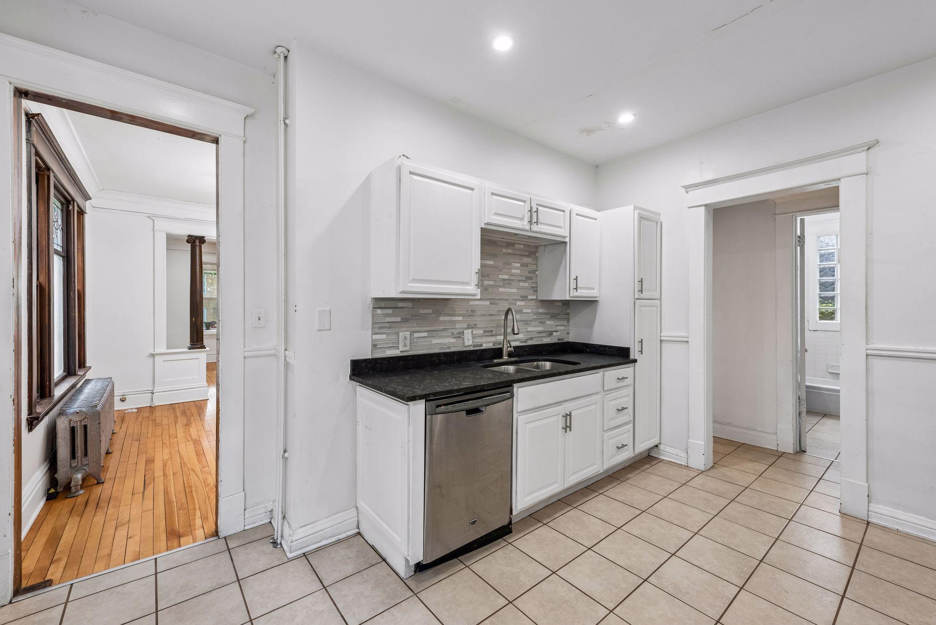 View of Residential Income at 2121 Harriet Avenue, Minneapolis MN 55405, Minneapolis (13 of 25) - Mike Wilen | Minnesota Team Real Estate