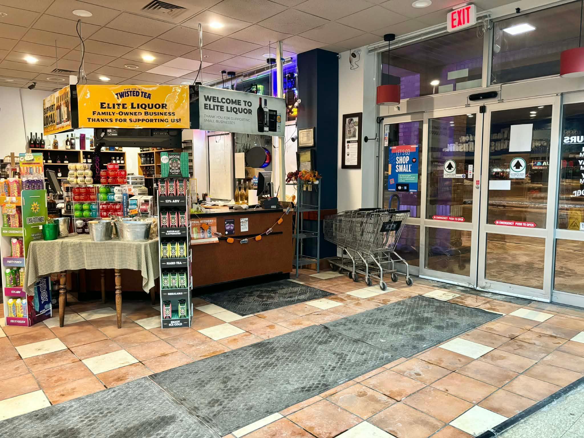 View of Commercial Sale at 8472 Tamarack Bay, Woodbury MN 55125, Woodbury (15 of 23) - Mike Wilen | Minnesota Team Real Estate