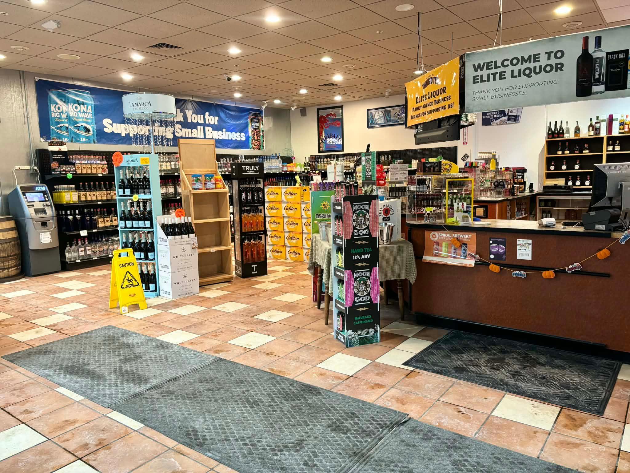 View of Commercial Sale at 8472 Tamarack Bay, Woodbury MN 55125, Woodbury (14 of 23) - Mike Wilen | Minnesota Team Real Estate