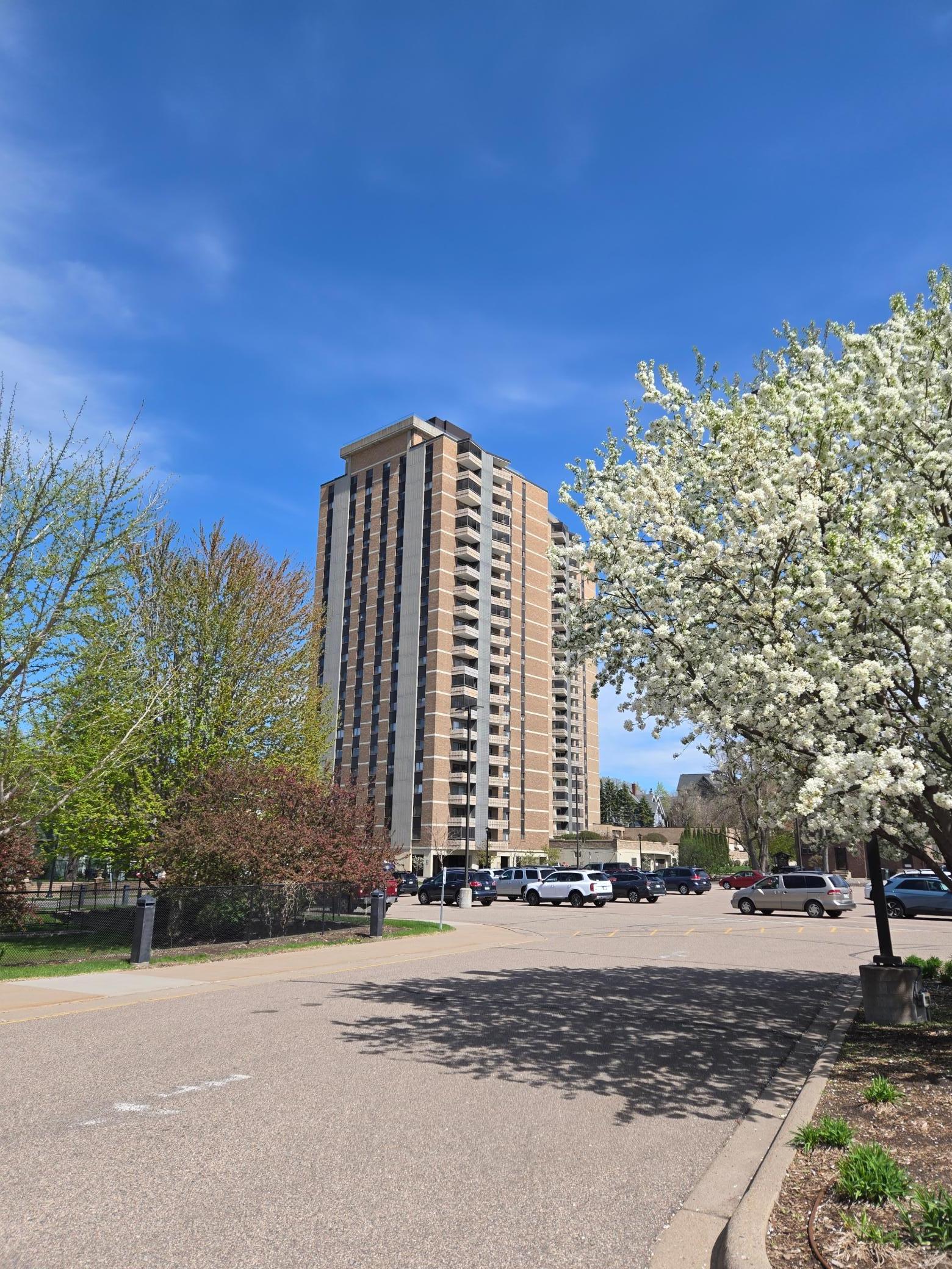 View of Residential at 410 Groveland Avenue #1704, Minneapolis MN 55403, Minneapolis (2 of 37) - Mike Wilen | Minnesota Team Real Estate