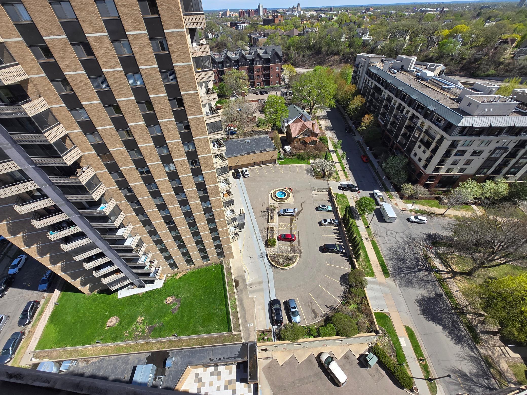 View of Residential at 410 Groveland Avenue #1704, Minneapolis MN 55403, Minneapolis (32 of 37) - Mike Wilen | Minnesota Team Real Estate