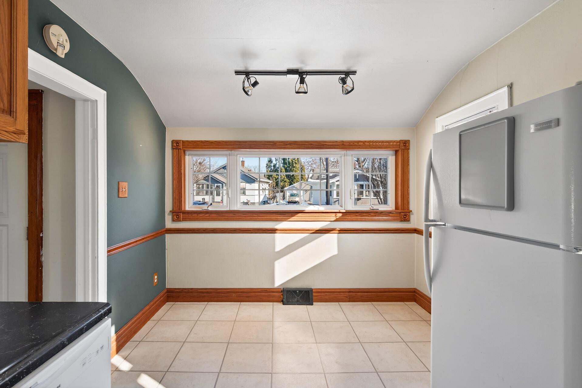 View of Residential at 2069 Manitou Avenue, Saint Paul MN 55119, Saint Paul (14 of 30) - Mike Wilen | Minnesota Team Real Estate