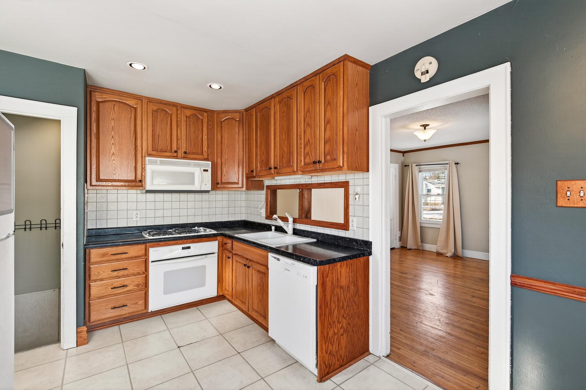 View of Residential at 2069 Manitou Avenue, Saint Paul MN 55119, Saint Paul (11 of 30) - Mike Wilen | Minnesota Team Real Estate