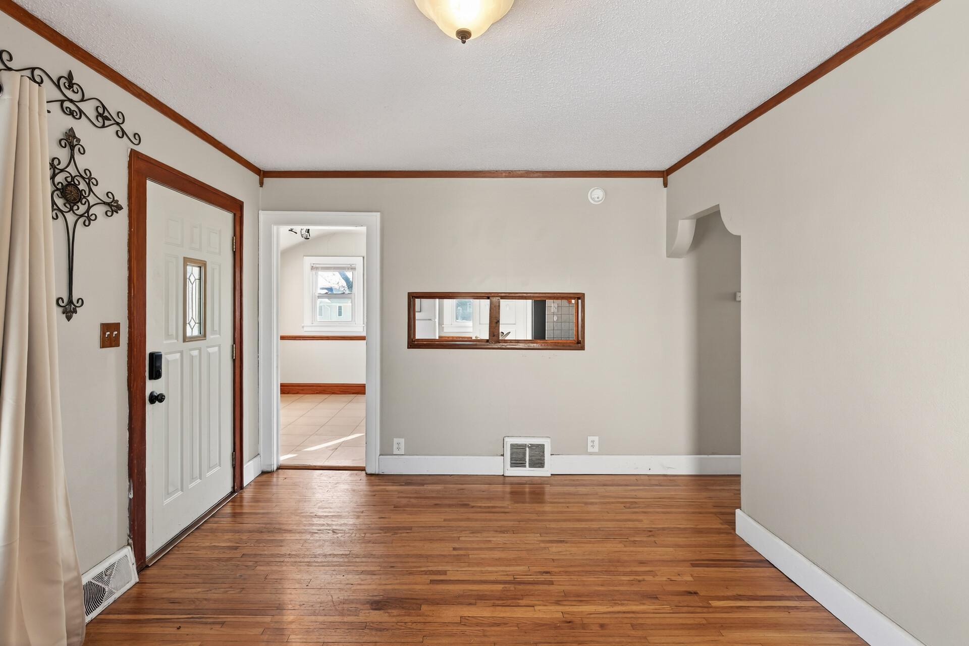 View of Residential at 2069 Manitou Avenue, Saint Paul MN 55119, Saint Paul (8 of 30) - Mike Wilen | Minnesota Team Real Estate
