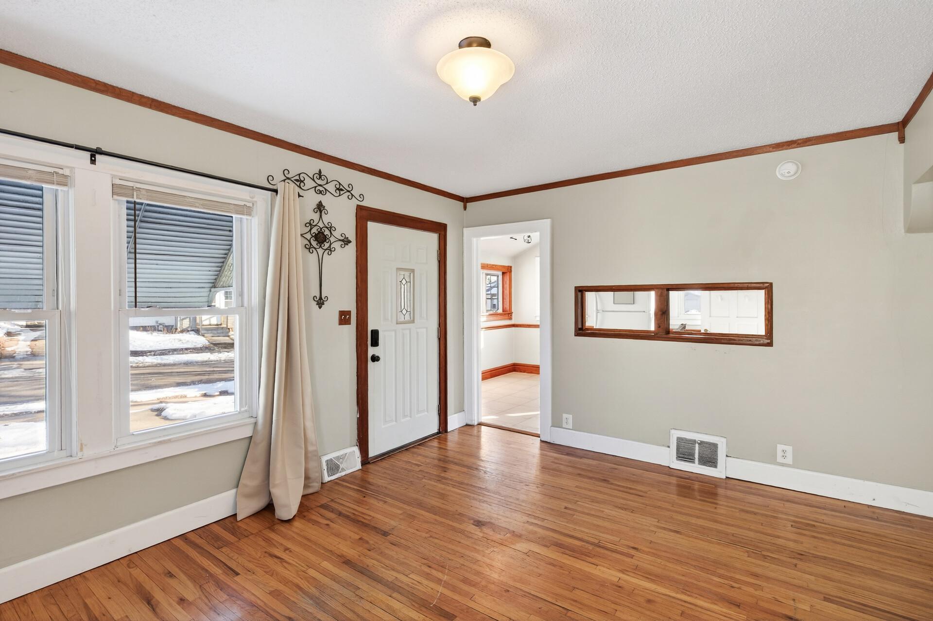 View of Residential at 2069 Manitou Avenue, Saint Paul MN 55119, Saint Paul (7 of 30) - Mike Wilen | Minnesota Team Real Estate