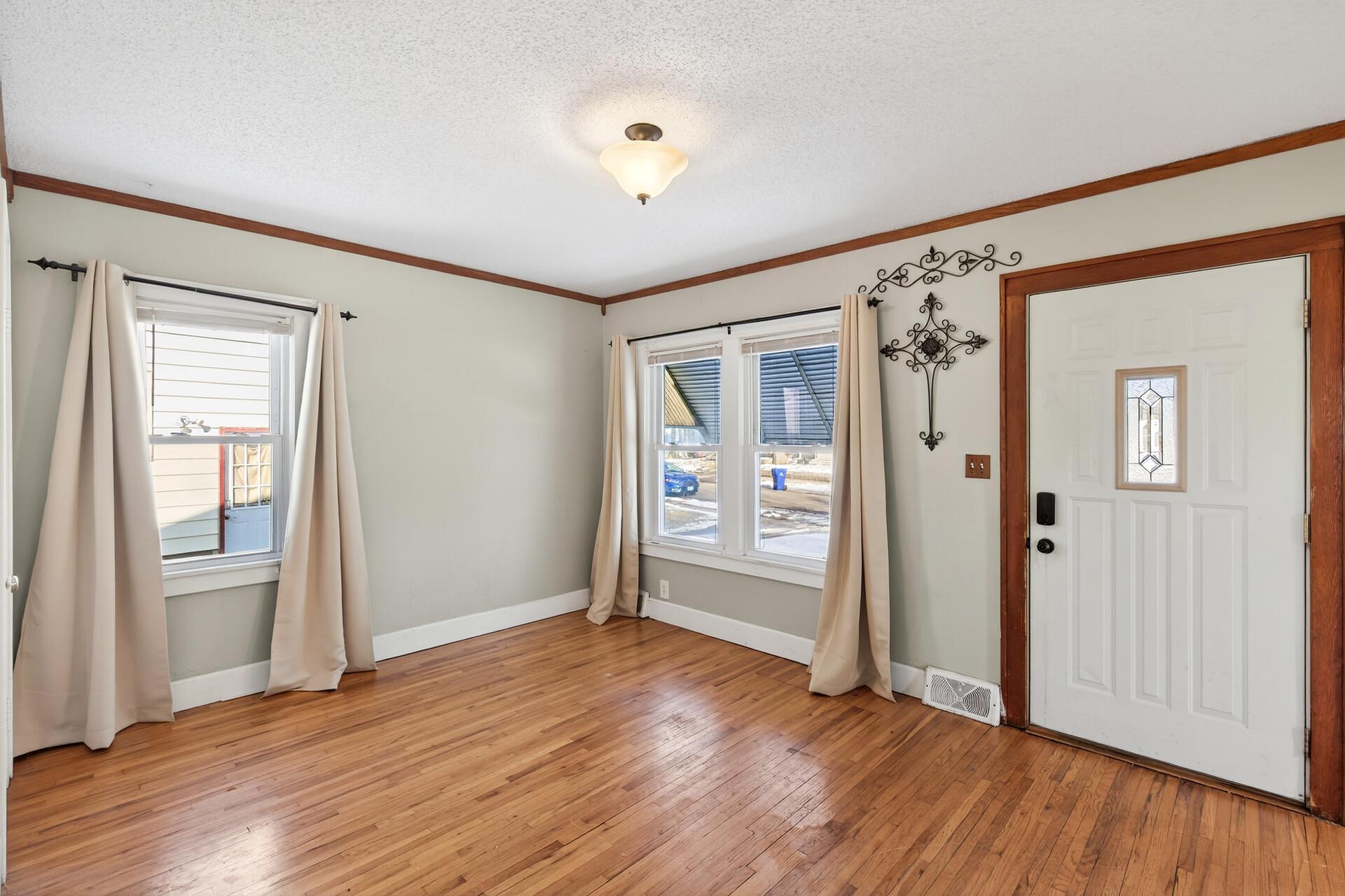 View of Residential at 2069 Manitou Avenue, Saint Paul MN 55119, Saint Paul (6 of 30) - Mike Wilen | Minnesota Team Real Estate