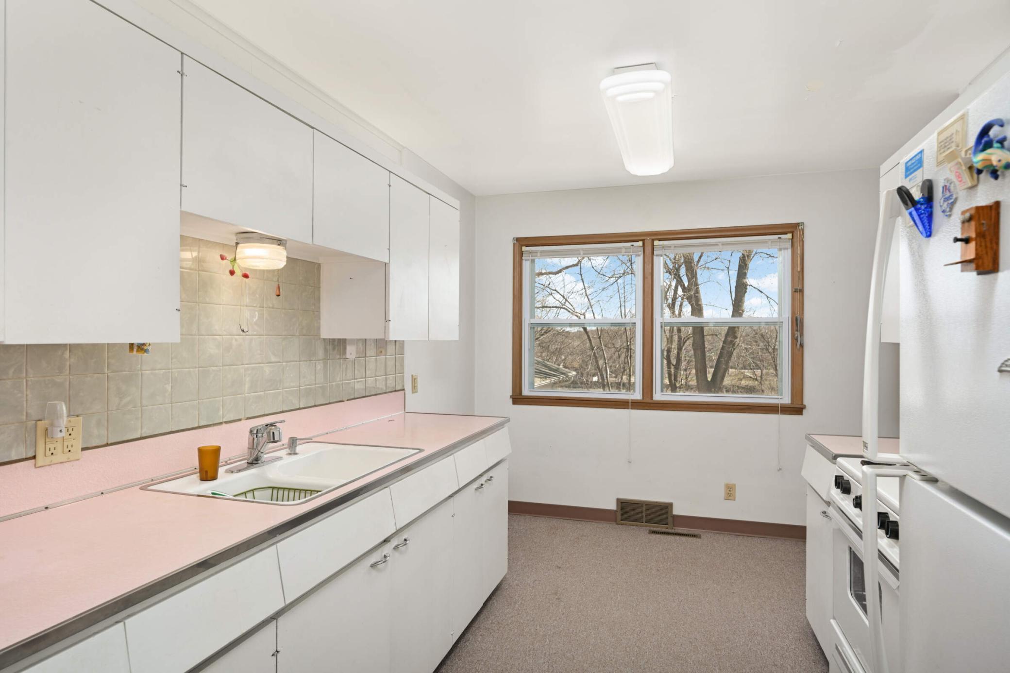 View of Residential at 576 Lexington Parkway, Saint Paul MN 55116, Saint Paul (12 of 34) - Mike Wilen | Minnesota Team Real Estate