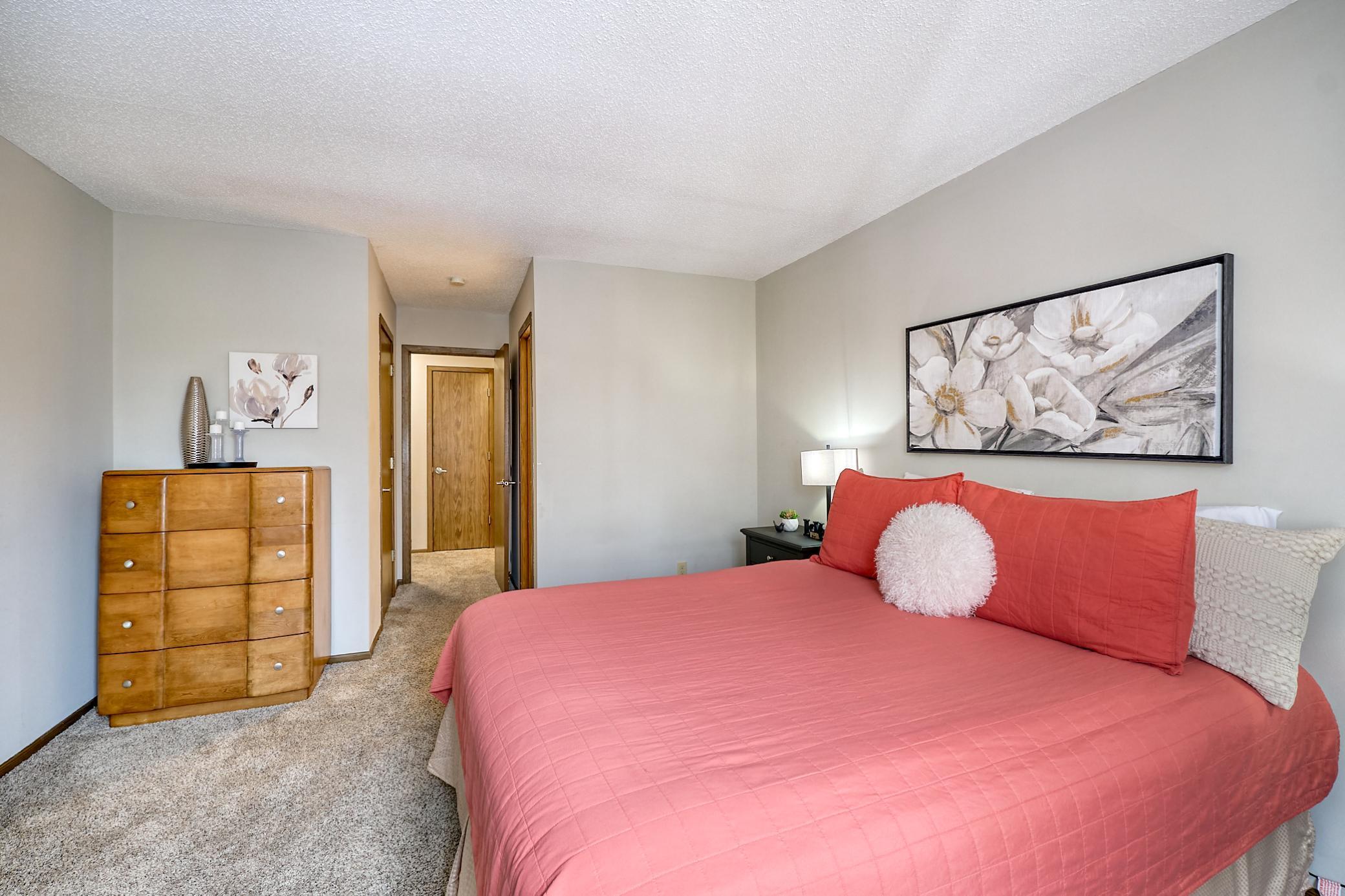 View of Residential at 1117 Trailwood, Hopkins MN 55343, Hopkins (13 of 27) - Mike Wilen | Minnesota Team Real Estate