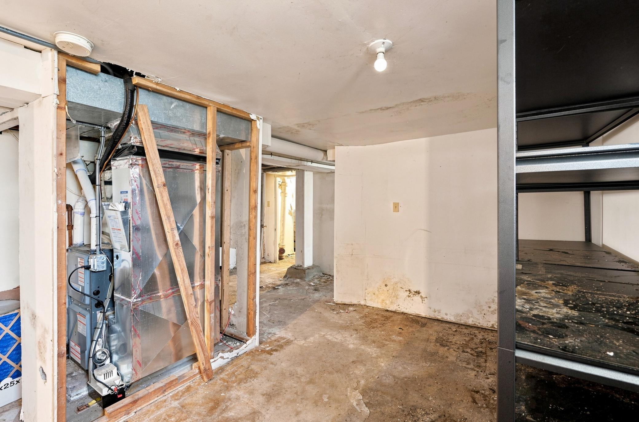 View of Residential Income at 1716 University Avenue, Minneapolis MN 55413, Minneapolis (34 of 41) - Mike Wilen | Minnesota Team Real Estate