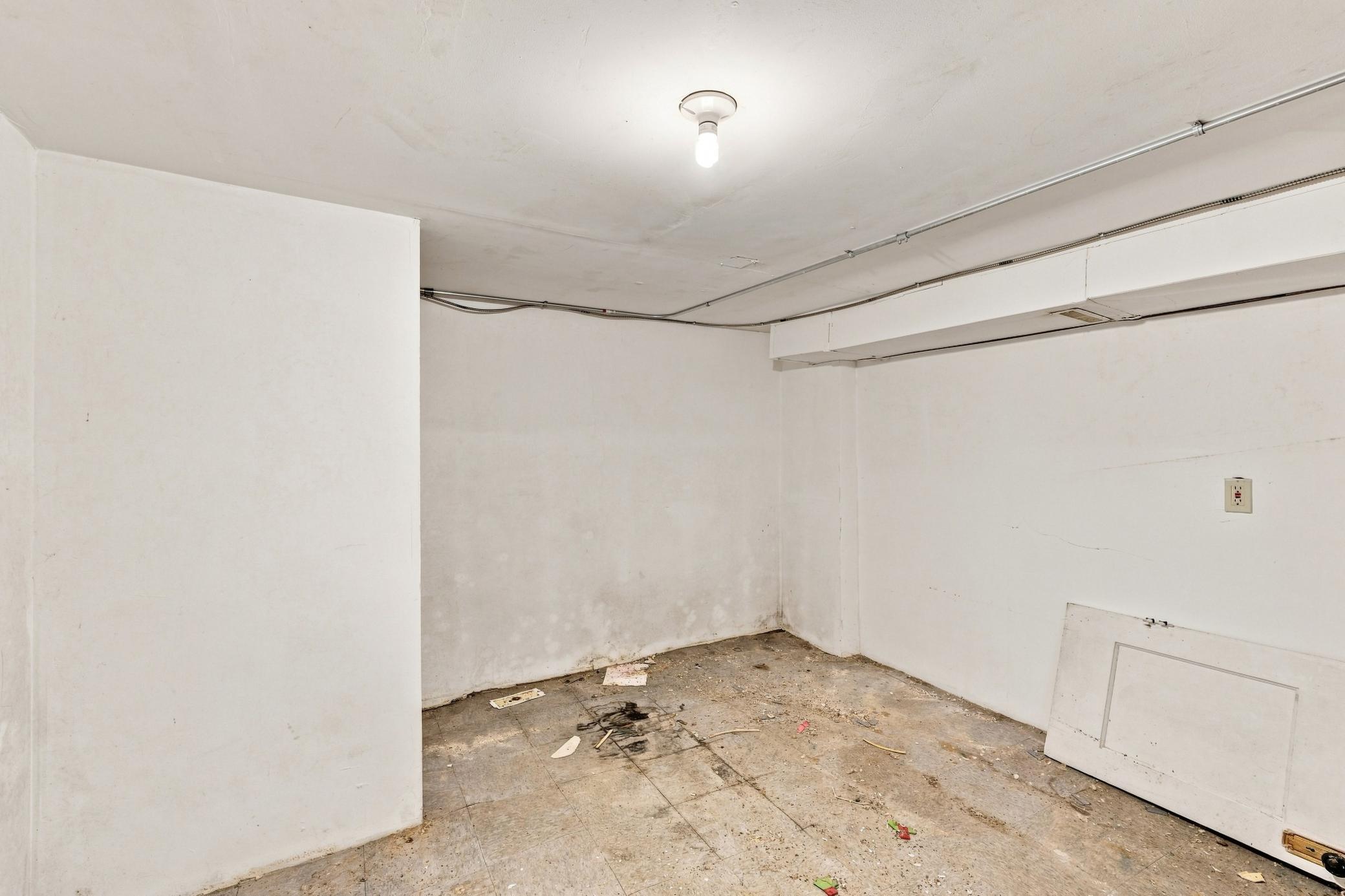 View of Residential Income at 1716 University Avenue, Minneapolis MN 55413, Minneapolis (33 of 41) - Mike Wilen | Minnesota Team Real Estate