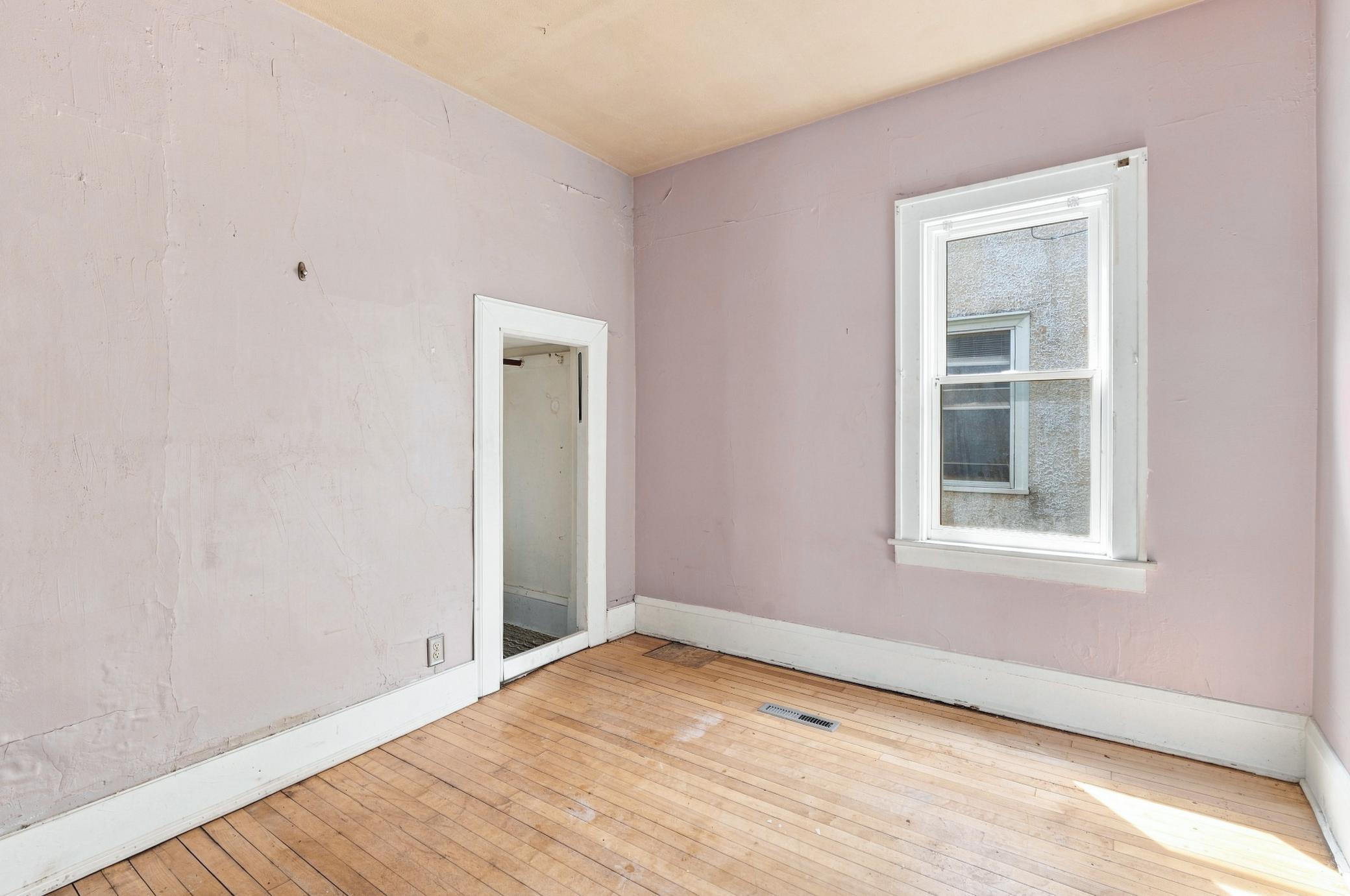 View of Residential Income at 1716 University Avenue, Minneapolis MN 55413, Minneapolis (12 of 41) - Mike Wilen | Minnesota Team Real Estate