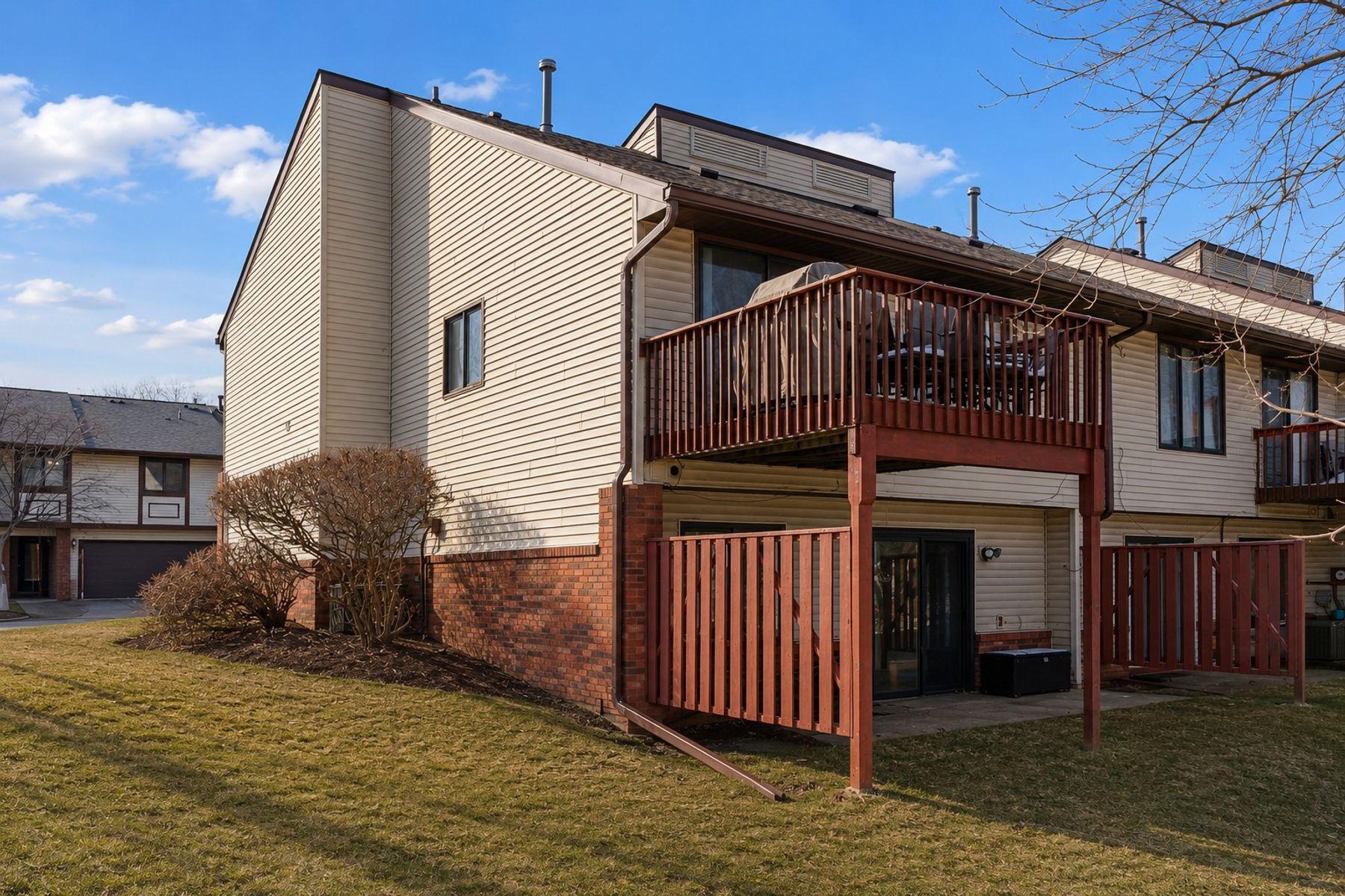View of Residential at 2406 County Road D #4, Roseville MN 55112, Roseville (19 of 19) - Mike Wilen | Minnesota Team Real Estate