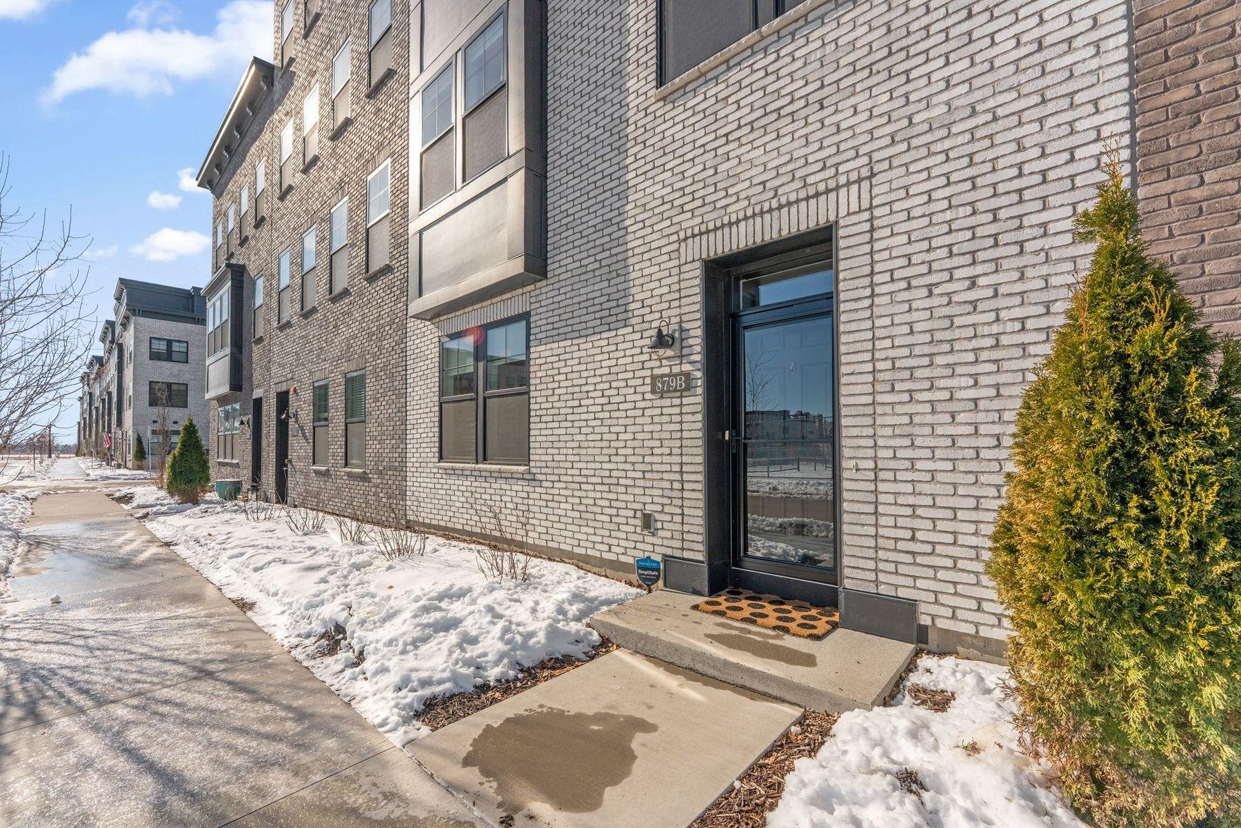 View of Residential at 879 Woodlawn Avenue #B, Saint Paul MN 55116, Saint Paul (124 of 136) - Mike Wilen | Minnesota Team Real Estate