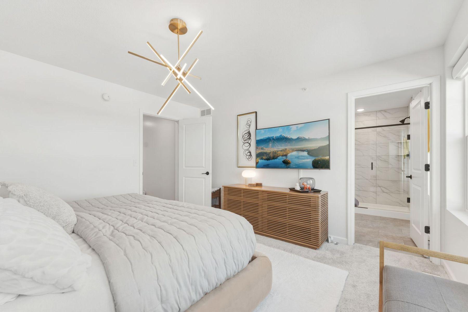 View of Residential at 879 Woodlawn Avenue #B, Saint Paul MN 55116, Saint Paul (76 of 136) - Mike Wilen | Minnesota Team Real Estate