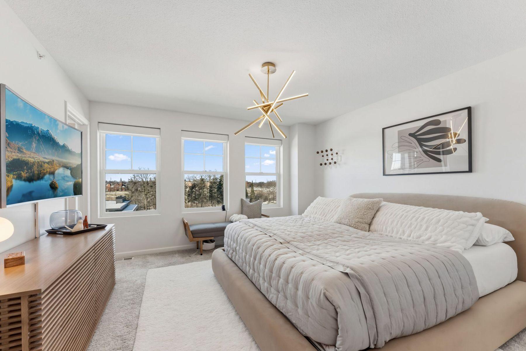 View of Residential at 879 Woodlawn Avenue #B, Saint Paul MN 55116, Saint Paul (71 of 136) - Mike Wilen | Minnesota Team Real Estate
