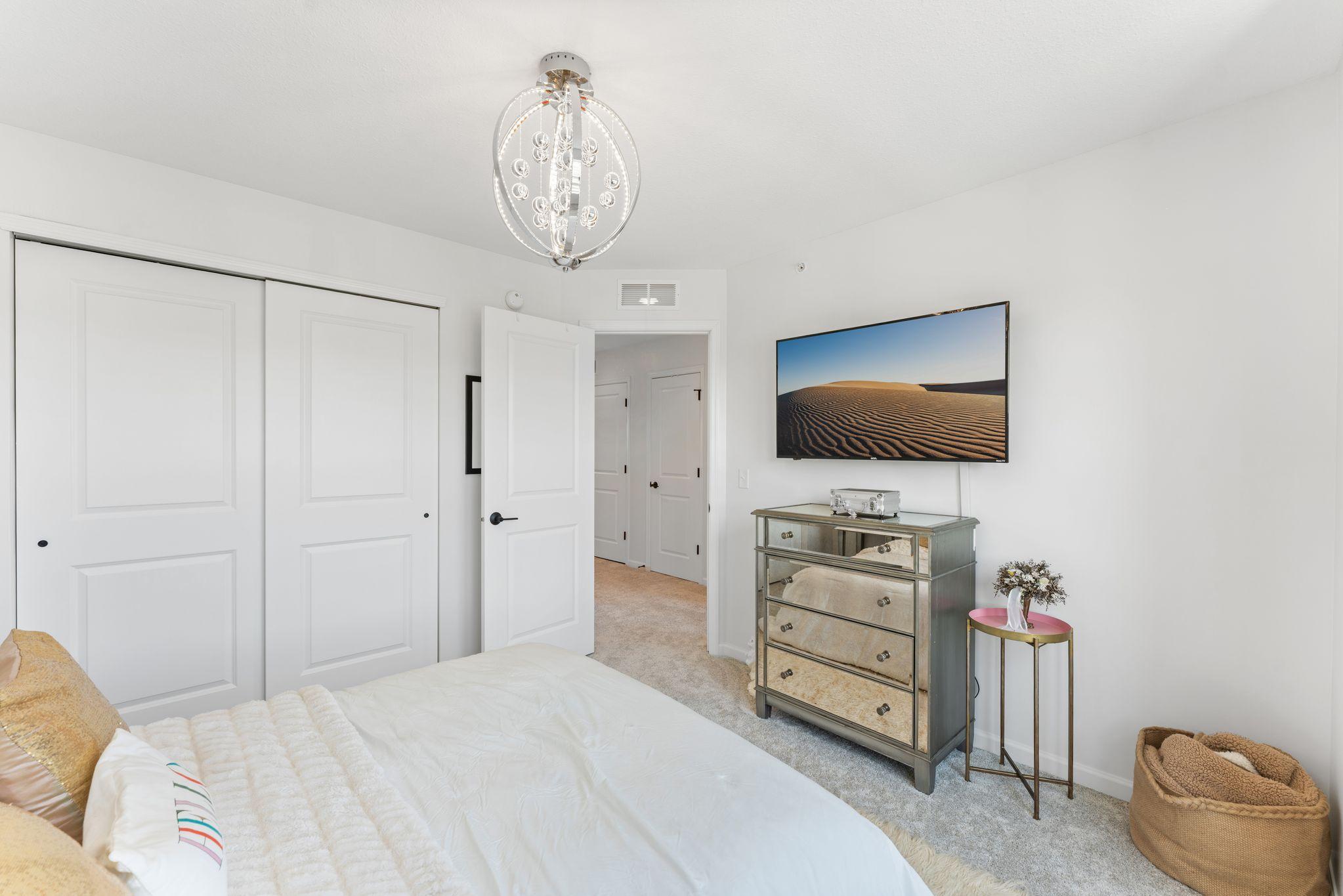 View of Residential at 879 Woodlawn Avenue #B, Saint Paul MN 55116, Saint Paul (86 of 136) - Mike Wilen | Minnesota Team Real Estate
