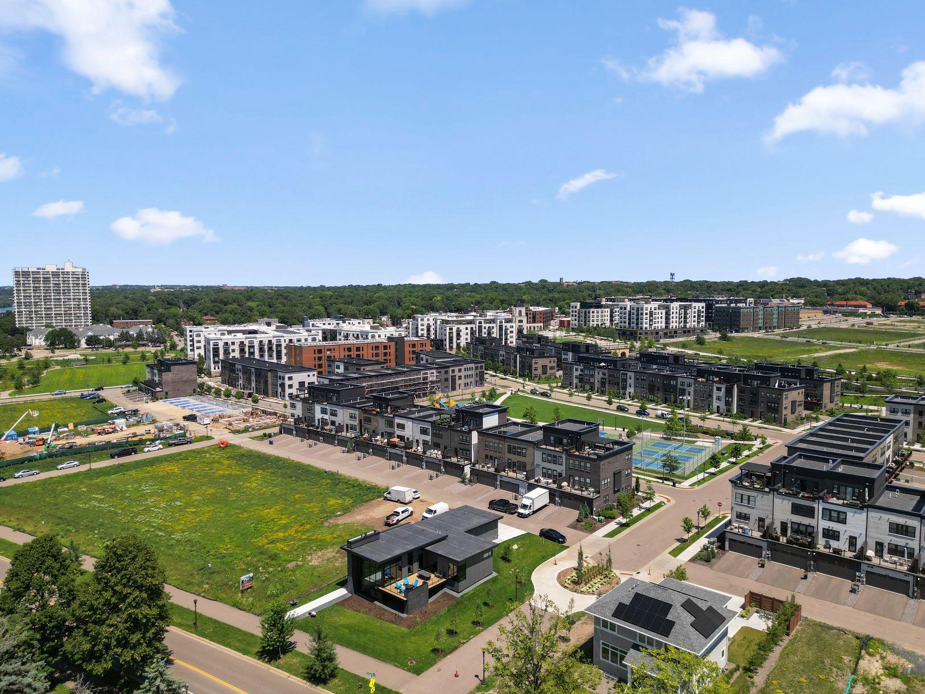 View of Residential at 879 Woodlawn Avenue #B, Saint Paul MN 55116, Saint Paul (103 of 136) - Mike Wilen | Minnesota Team Real Estate