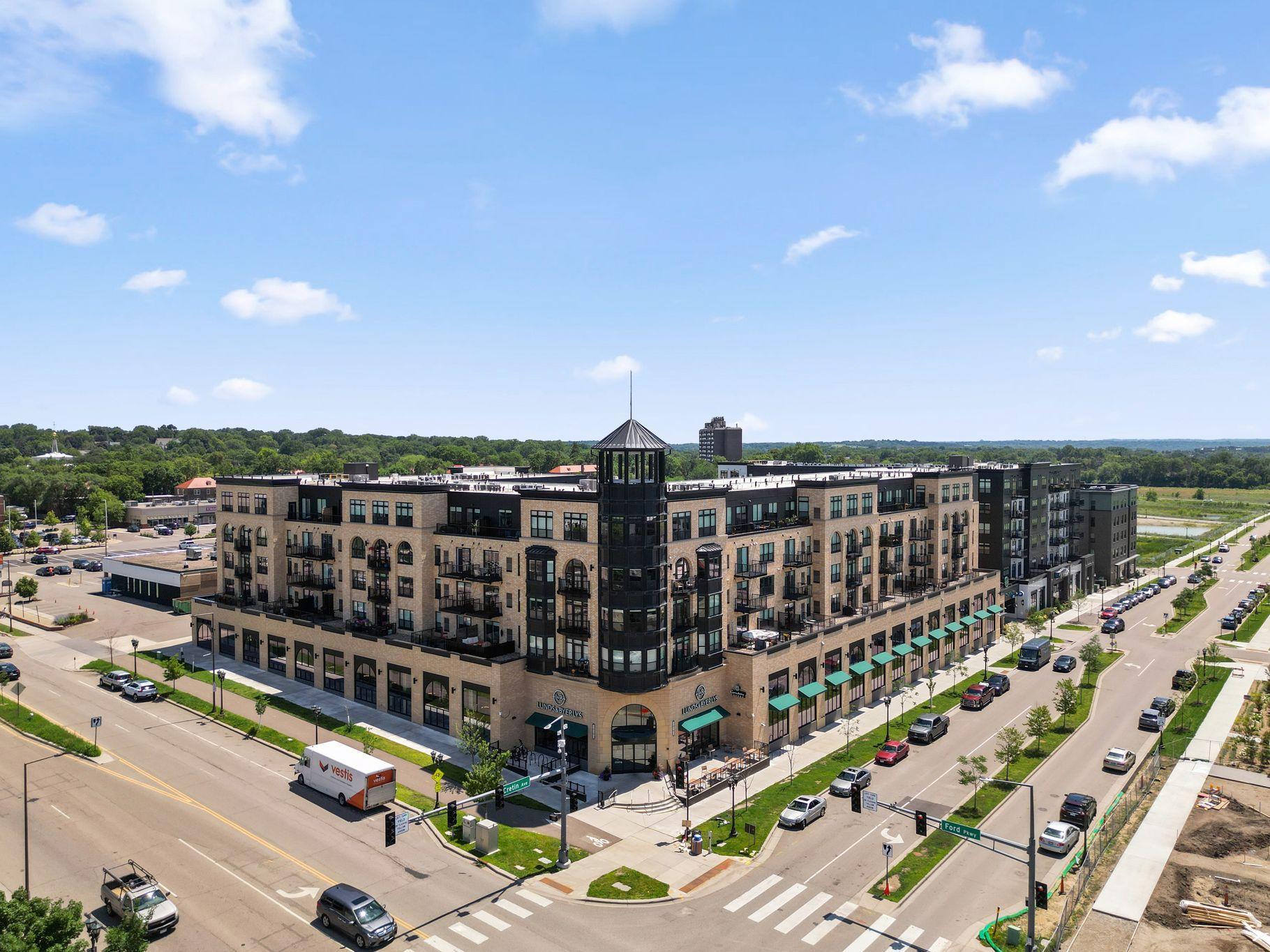 View of Residential at 879 Woodlawn Avenue #B, Saint Paul MN 55116, Saint Paul (127 of 136) - Mike Wilen | Minnesota Team Real Estate