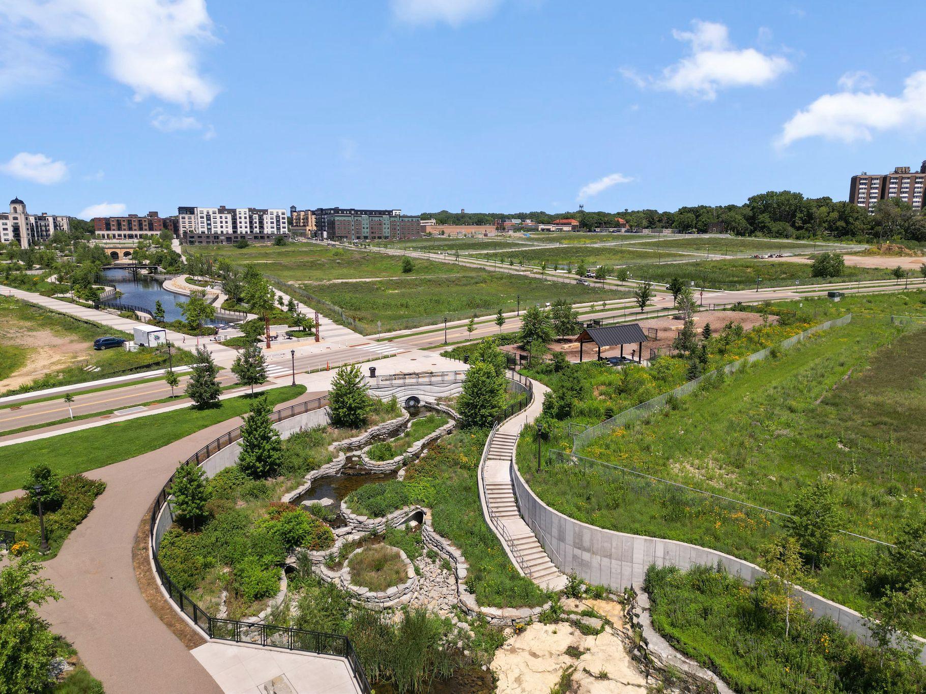 View of Residential at 879 Woodlawn Avenue #B, Saint Paul MN 55116, Saint Paul (118 of 136) - Mike Wilen | Minnesota Team Real Estate