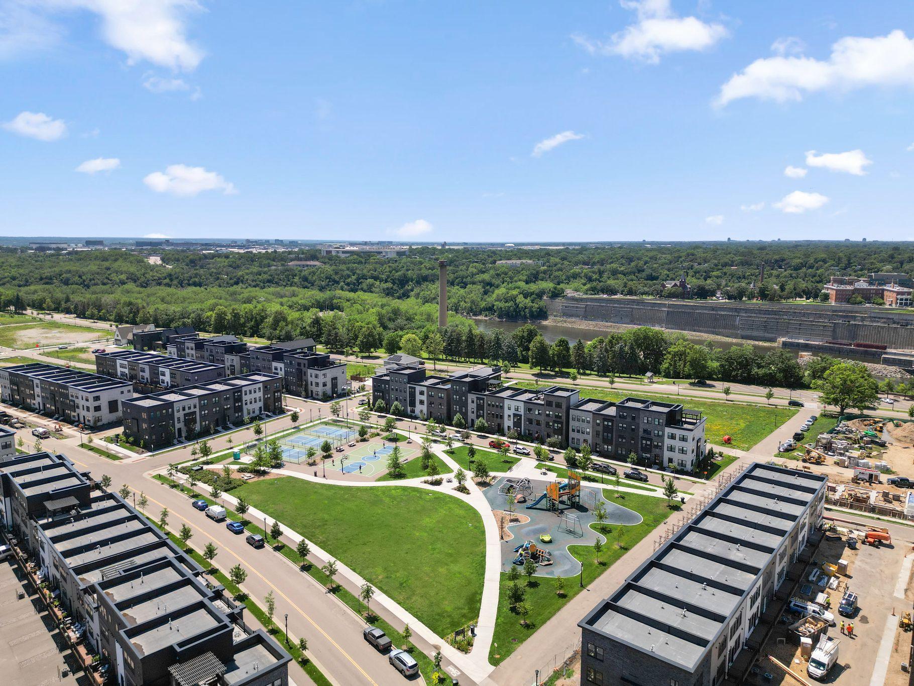 View of Residential at 879 Woodlawn Avenue #B, Saint Paul MN 55116, Saint Paul (101 of 136) - Mike Wilen | Minnesota Team Real Estate