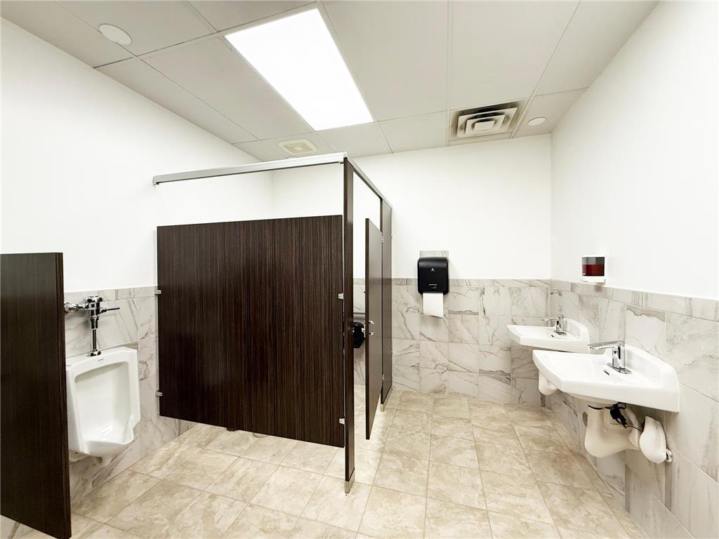 View of Commercial Sale at 3100 Lyndale Avenue, Minneapolis MN 55411, Minneapolis (14 of 21) - Mike Wilen | Minnesota Team Real Estate
