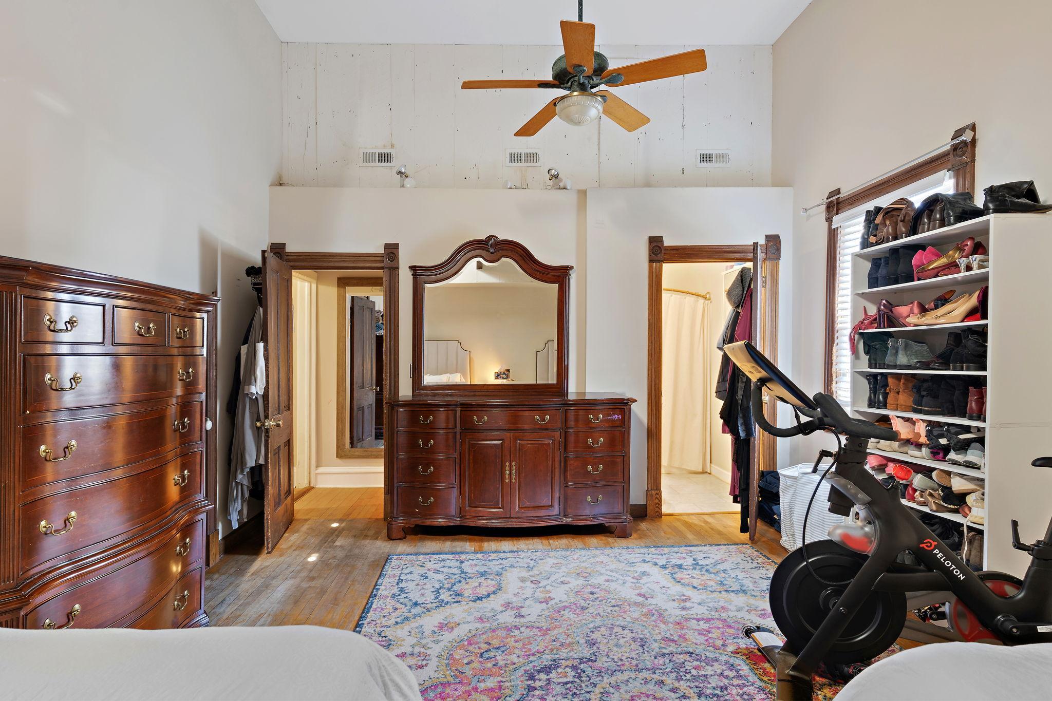 View of Residential at 3017 James Avenue, Minneapolis MN 55408, Minneapolis (20 of 29) - Mike Wilen | Minnesota Team Real Estate