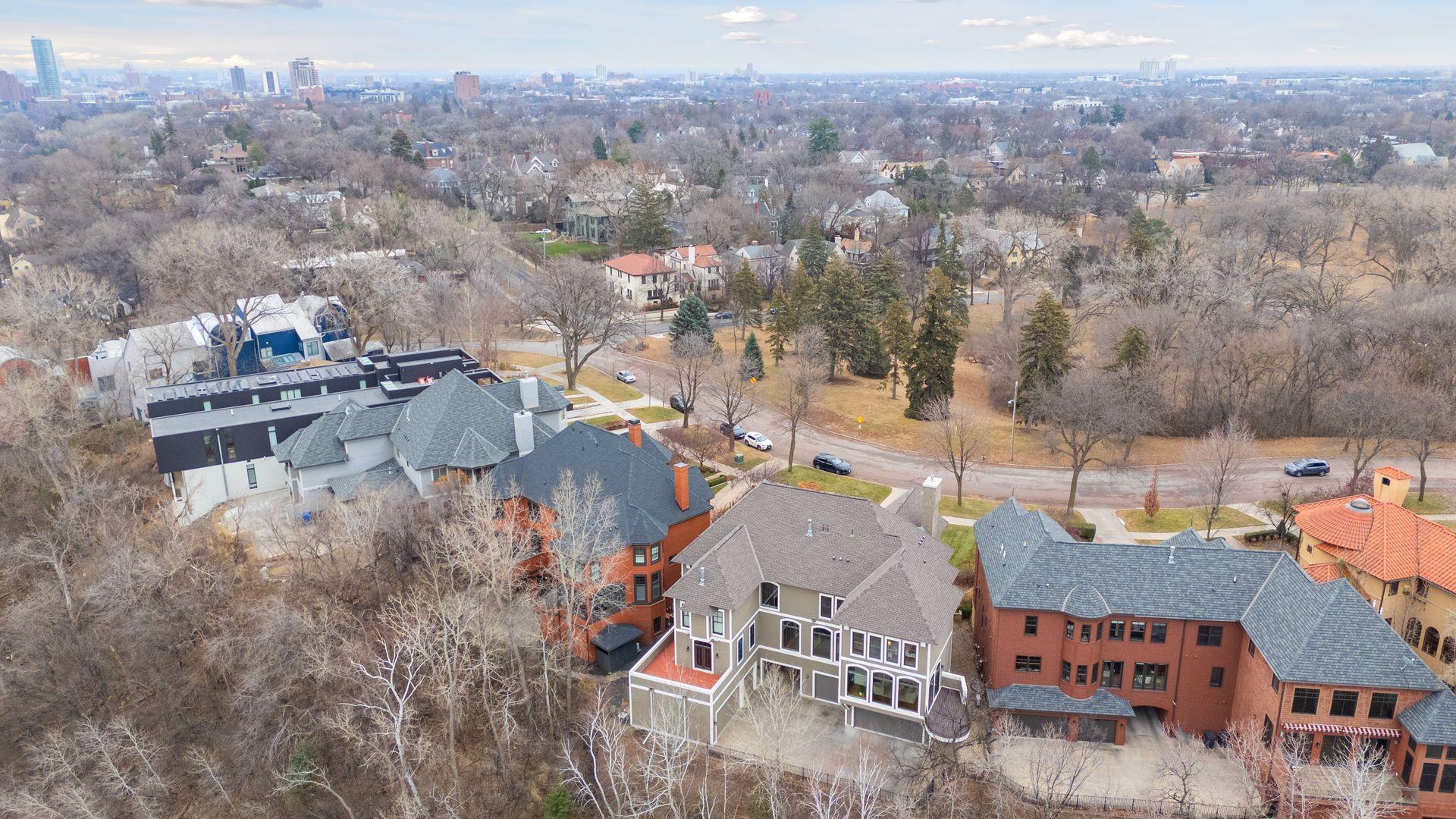 View of Residential at 1620 Kenwood Parkway, Minneapolis MN 55405, Minneapolis (87 of 102) - Mike Wilen | Minnesota Team Real Estate