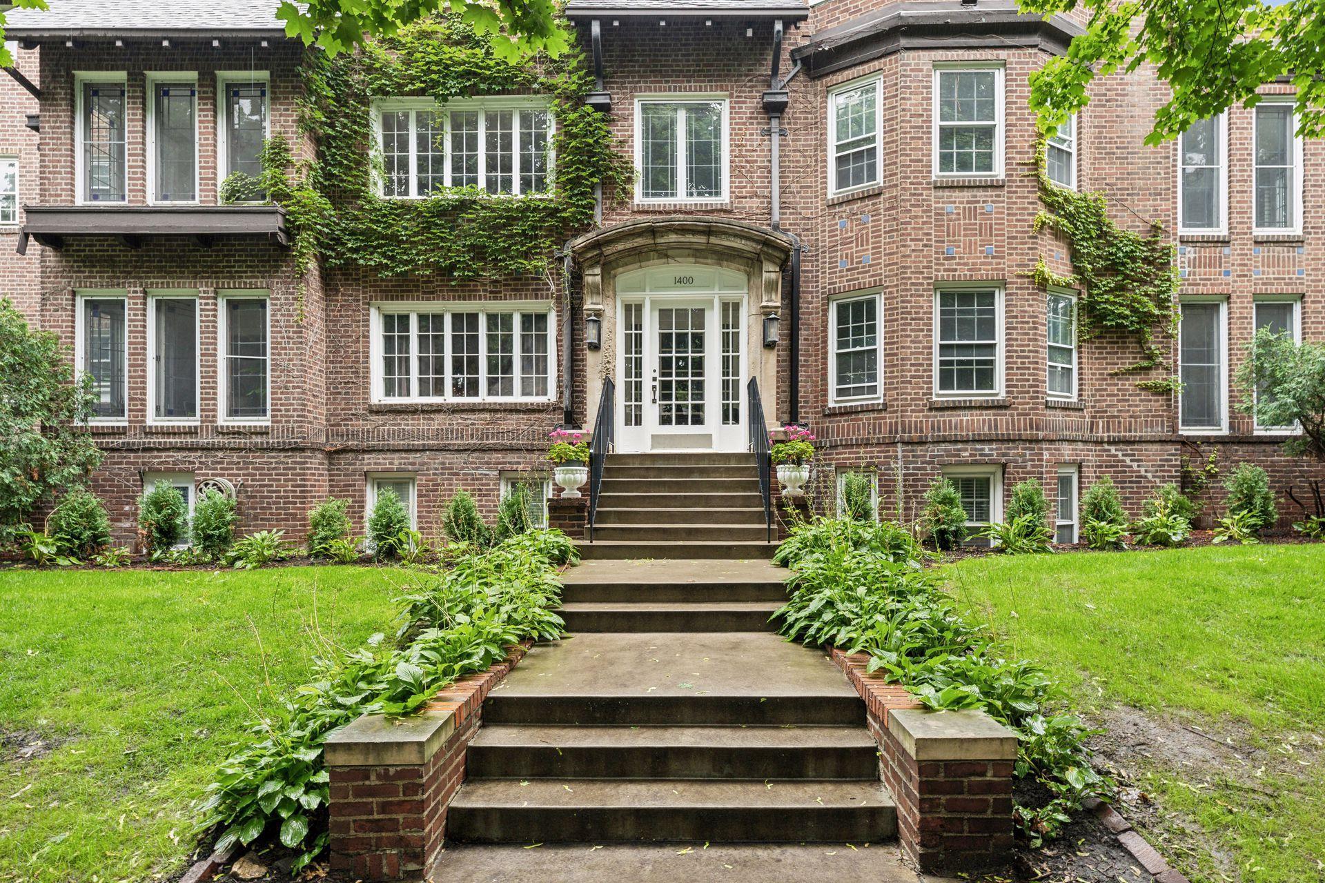 View of Residential at 1820 Girard Avenue #1, Minneapolis MN 55403, Minneapolis (2 of 41) - Mike Wilen | Minnesota Team Real Estate