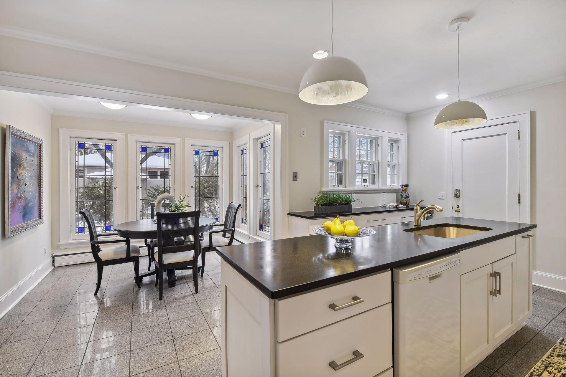 View of Residential at 1820 Girard Avenue #1, Minneapolis MN 55403, Minneapolis (15 of 41) - Mike Wilen | Minnesota Team Real Estate