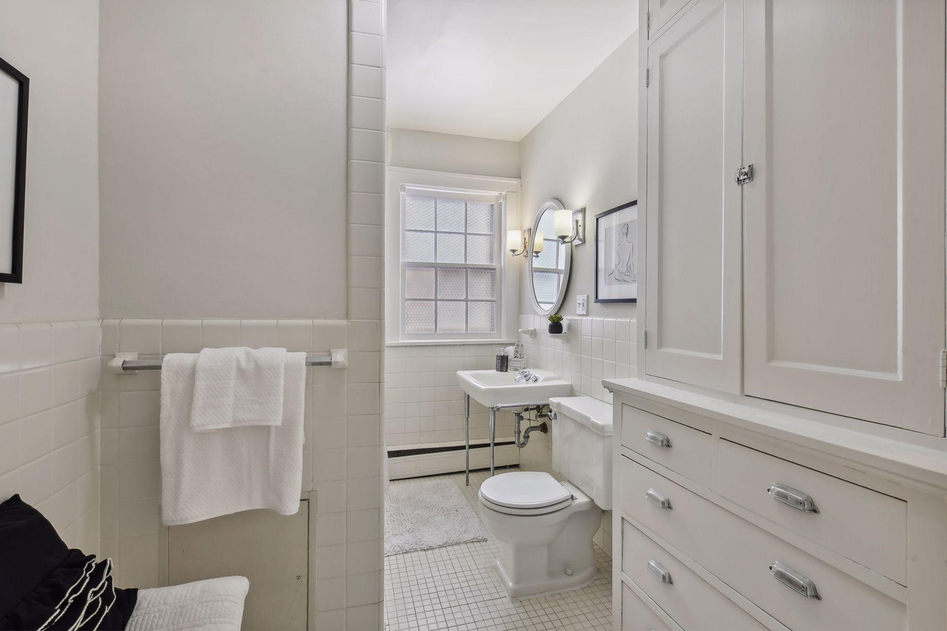 View of Residential at 1820 Girard Avenue #1, Minneapolis MN 55403, Minneapolis (19 of 41) - Mike Wilen | Minnesota Team Real Estate