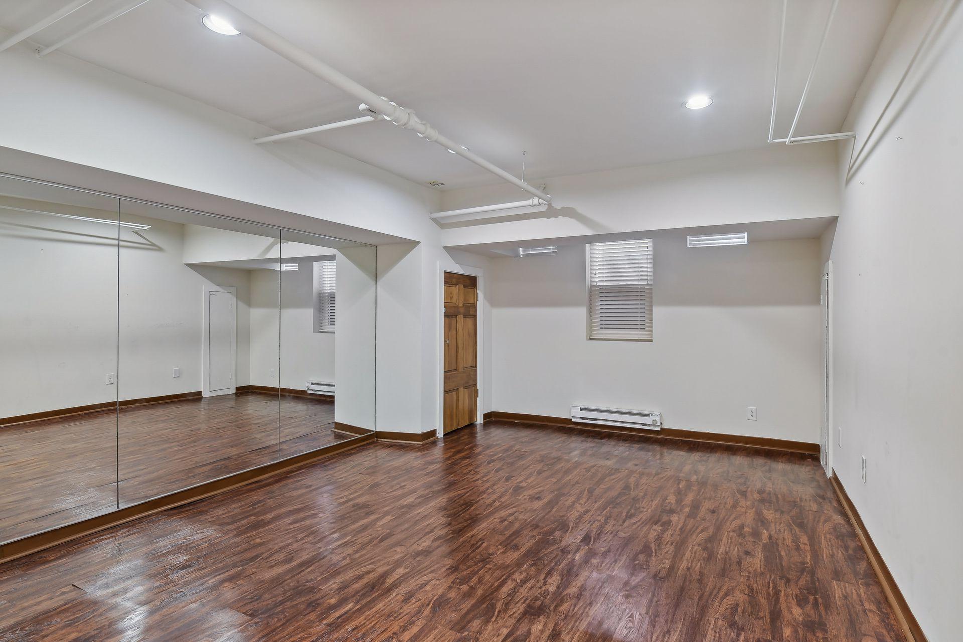 View of Residential at 1820 Girard Avenue #1, Minneapolis MN 55403, Minneapolis (34 of 41) - Mike Wilen | Minnesota Team Real Estate