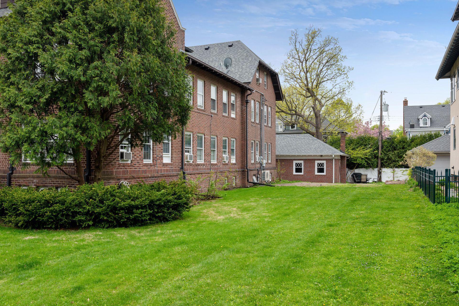 View of Residential at 1820 Girard Avenue #1, Minneapolis MN 55403, Minneapolis (3 of 41) - Mike Wilen | Minnesota Team Real Estate