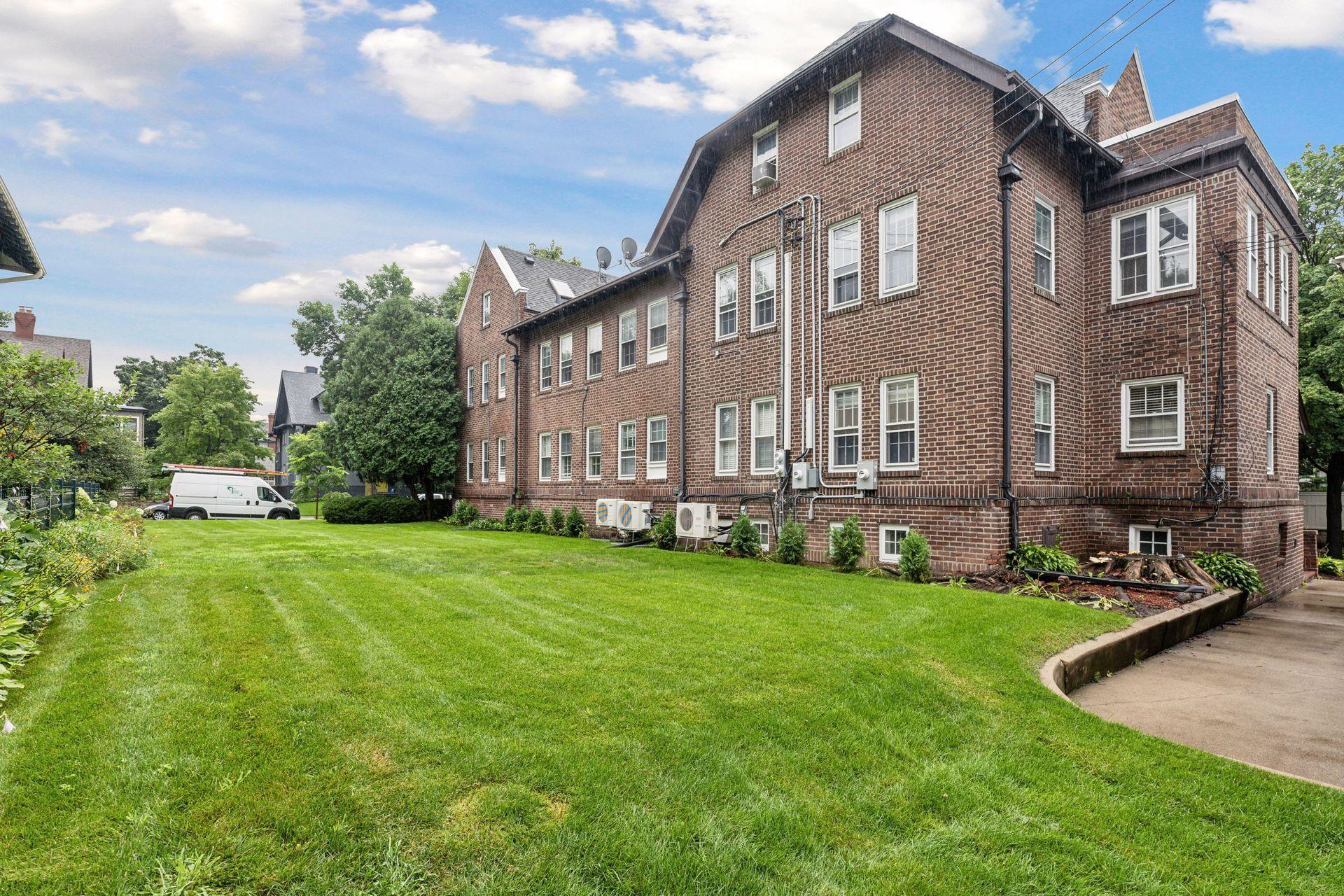View of Residential at 1820 Girard Avenue #1, Minneapolis MN 55403, Minneapolis (4 of 41) - Mike Wilen | Minnesota Team Real Estate